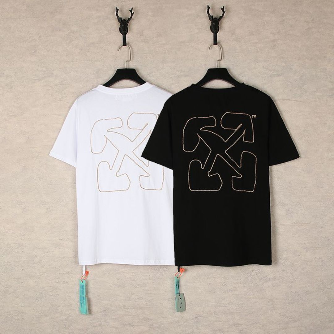Embroidered T-Shirts: Classic Black and White with Precision Embroidery - 图片 1
