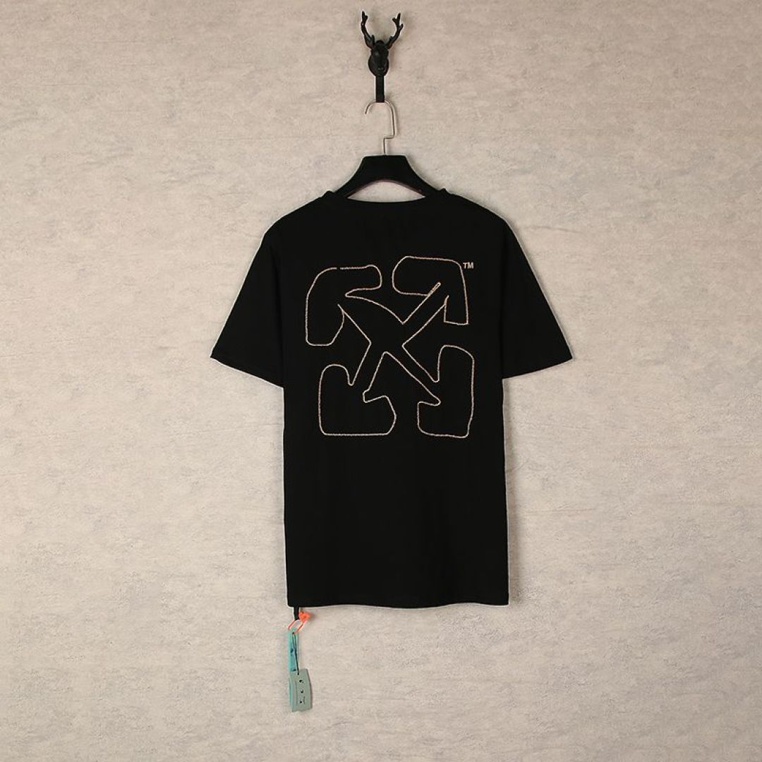 Embroidered T-Shirts: Classic Black and White with Precision Embroidery - 图片 4