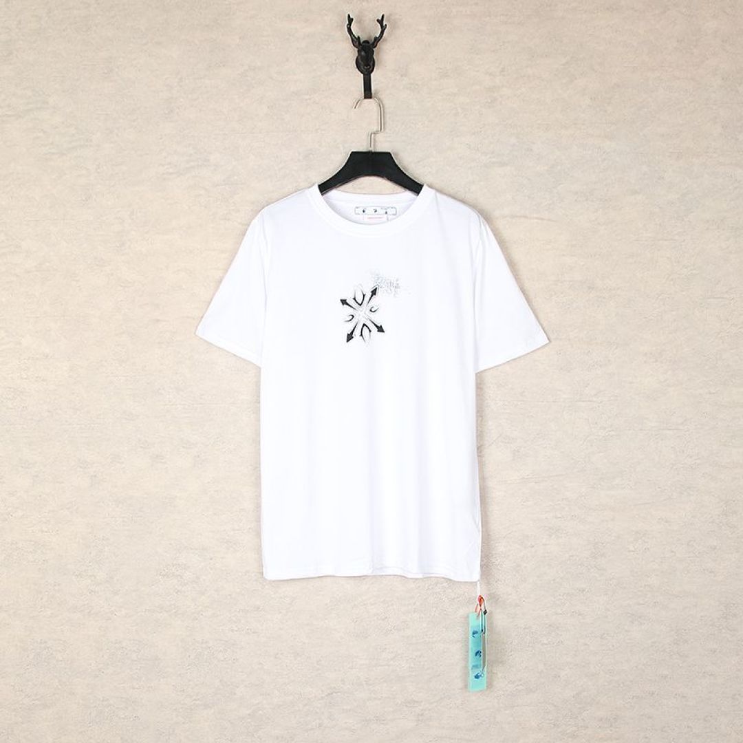 Off White Street Coolness: Black & White T-Shirts in Classic Style - 图片 3