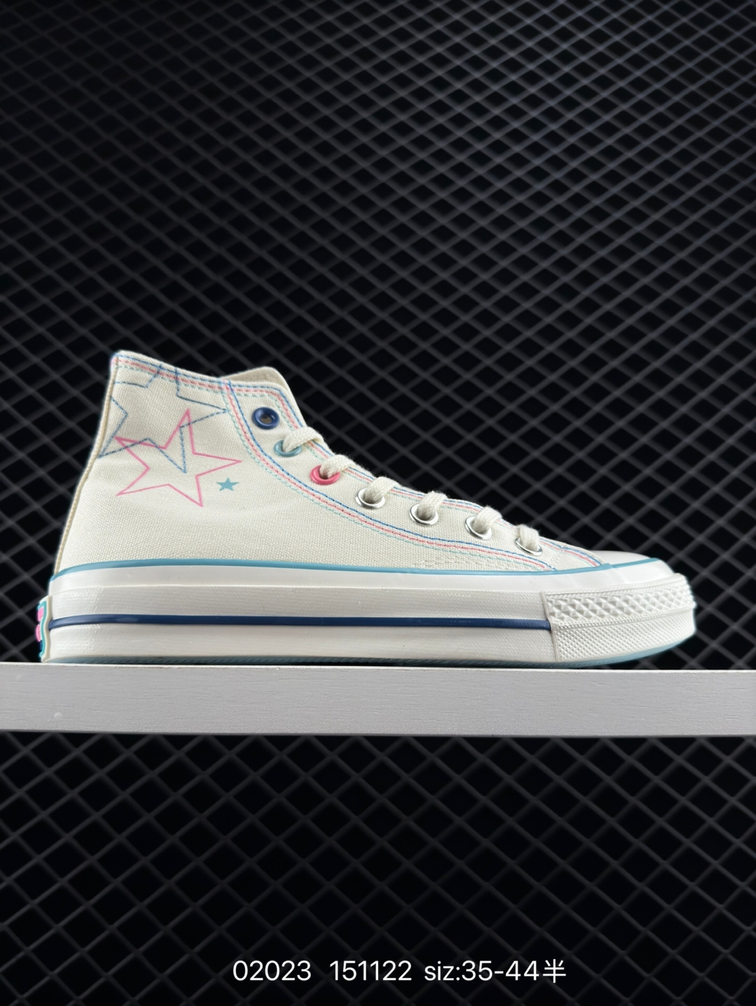 💰230
匡威新款更新 
硫化工艺 Stussy x Converse Chuck Taylor 
斯图西全新联名鞋款‼
海外地区同步发售 美国潮牌 斯图西Stussy与匡威联手打造的全新1970s联名帆布鞋 
鞋面采用亚麻结构制成 舒适透气 全鞋最大亮点就是星星刺绣标志🌟你心动了吗？
编码：151122
 Size:35～44硫化半