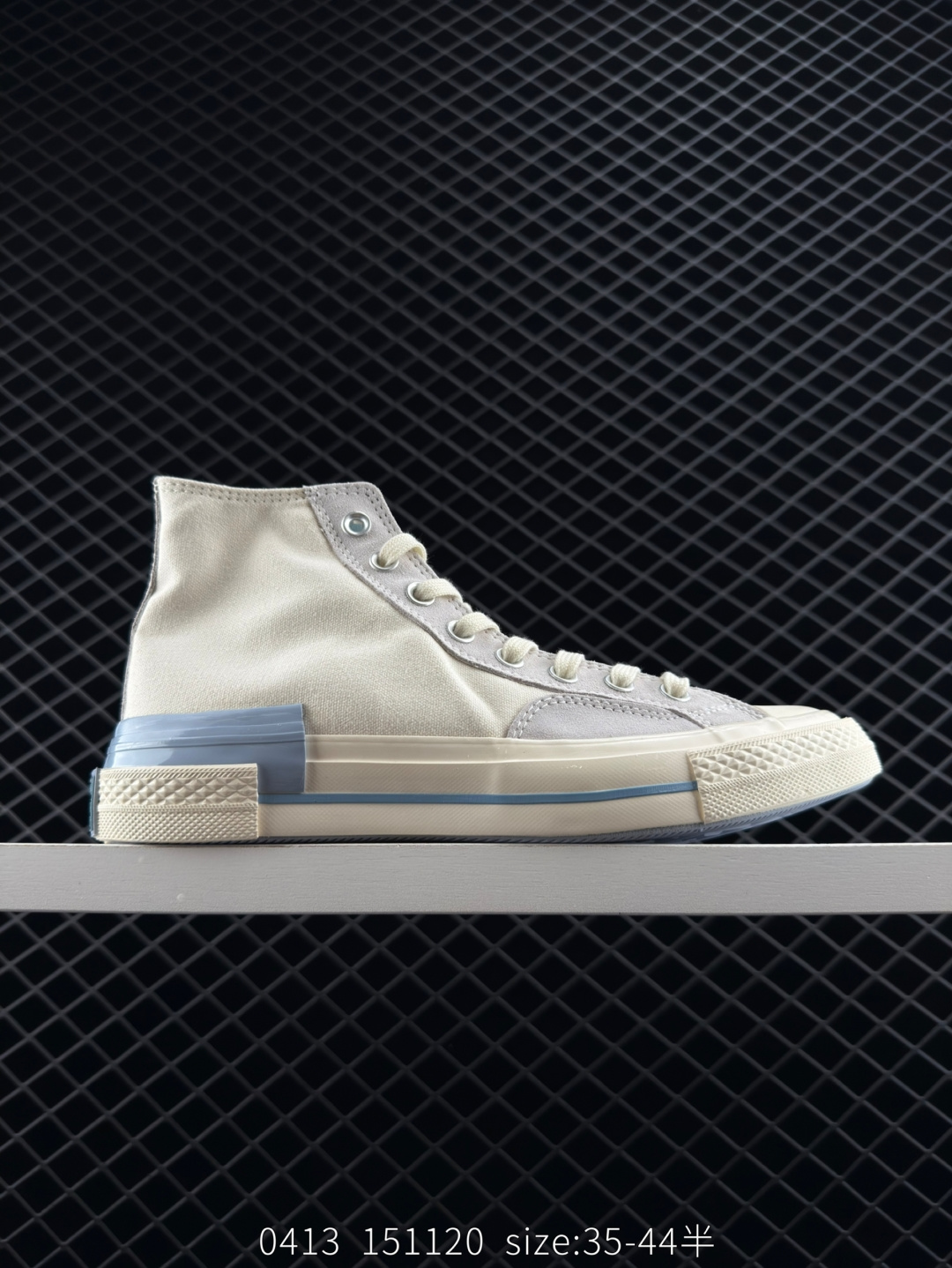 💰220 
小红书爆款来袭 奶蓝/奶粉 神仙配色
Converse匡威 秋冬新款结构1970s经典Logo外层水晶透明塑质LOGO，鞋底内衬颜色对应LOGO颜色，添加了更多的质感！
编码：151120
 Size:35～44硫化半