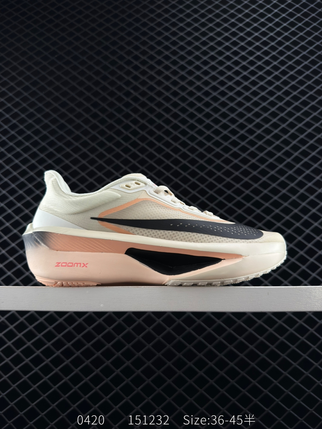  🈴💰220 公司级 ✅NIKE AIR Zoom RIVAL Fly 6 超轻跑步鞋
织物减震轻盈跑步鞋 内置真碳 纯原版本 
该鞋款专为训练和竞速而生 助力疾速畅跑
采用柔软的泡绵缓震配置 结合不易磨损橡胶
官方货号: FN8455 1003137
尺码：39 40 40.5 41 42 42.5 43 44 44.5 45 46
编码151232