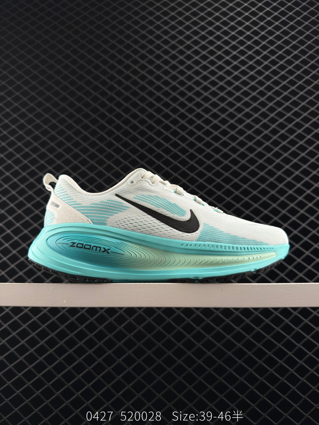 💰140
Nike Vomero 18 耐克 佛莫罗18代 低帮 绿灰色 时尚舒适防滑耐磨低邦休闲跑步鞋 整体采用工程网眼材质打造,透气性非常好;本次Vomero最大亮点在于中底采用贯穿全掌的ZoomX泡绵与分布于后跟和前掌的ReactXb泡绵的组合;实现双层双密度泡绵缓震,提供出色脚感。堆叠高度提升至46毫米,较前作增加6毫米,刷新了Vomerom系列的历史最高堆叠高度,带来了非凡的缓震效果;而鞋底则是采用耐磨橡胶材质,具备良好的抓地能力。
货号:HM6803-103
Size:39~46半
编码:520028