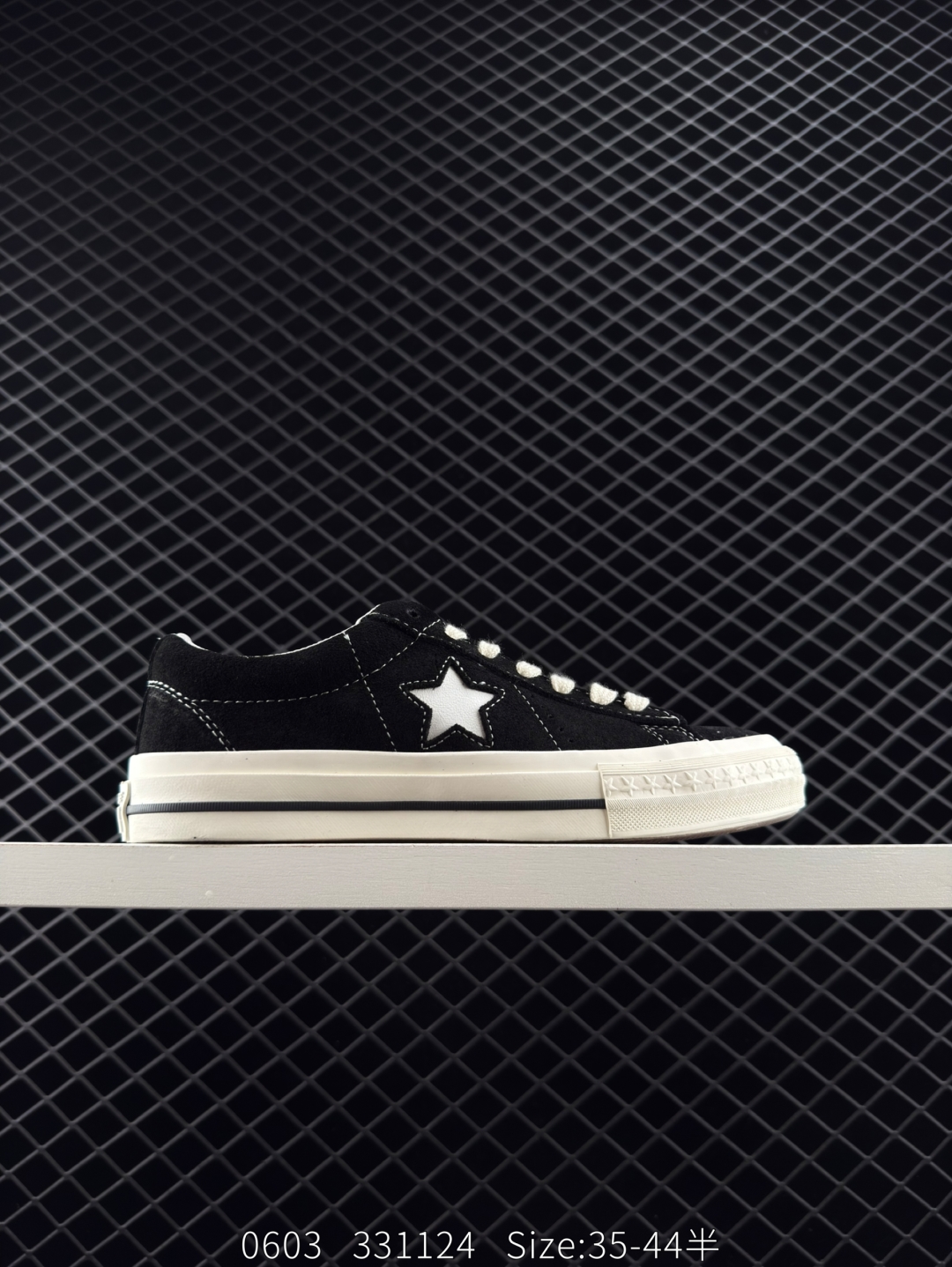 💰240
CONVERSE匡威One Star 95男女复古低帮翻毛皮滑板鞋A14711C
尺码:35 36 36.5 37 37.5 38 39 39.5 40 41 41.5 42 42.5 43 44
编码:331124