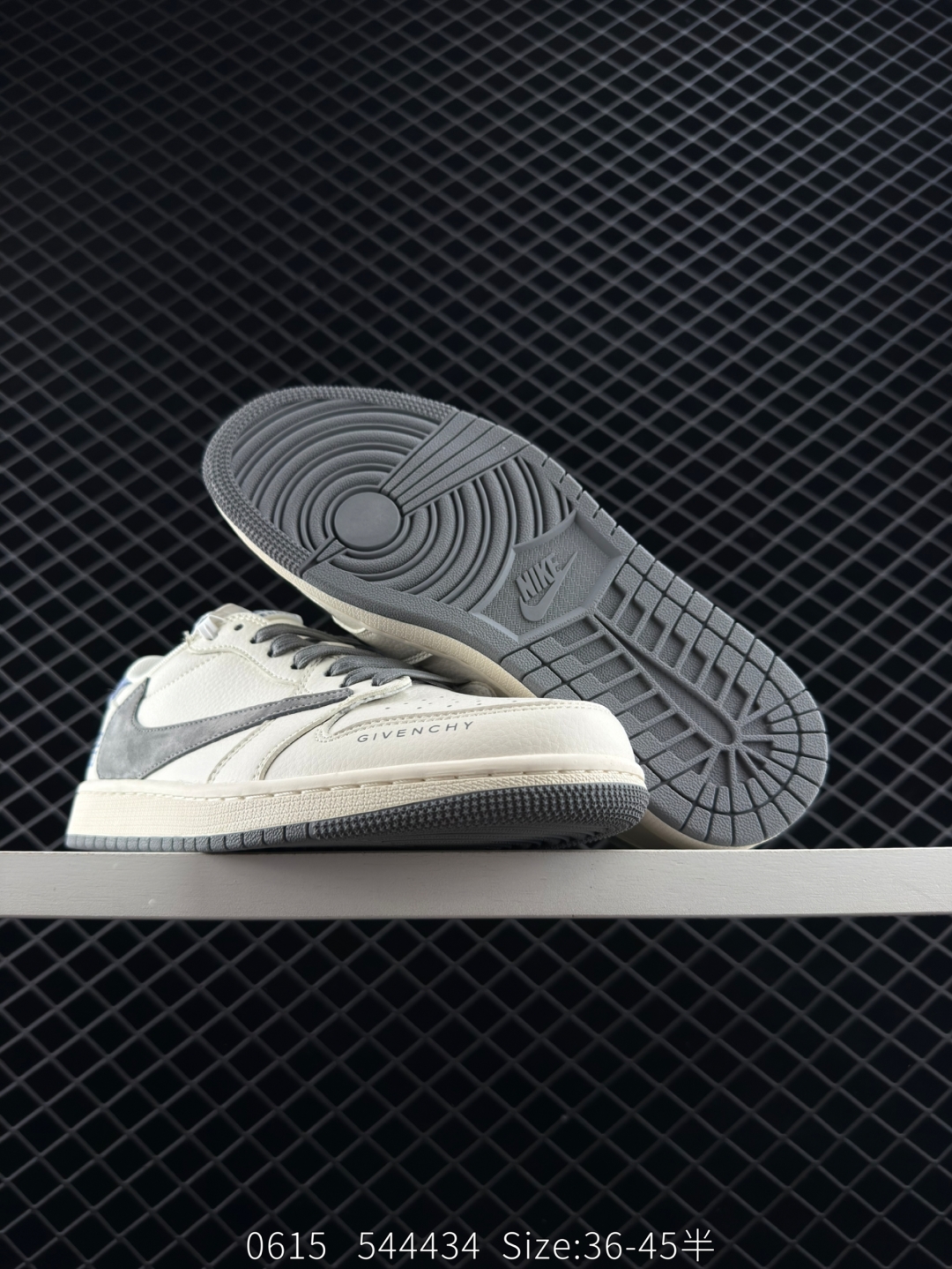 💰230
Louis Vuitton x Travis Scott x Air Jordan 1 Low 路易威登 x AJ1 低帮 LV米白蓝倒勾联名 AJ1 乔丹1代 aj1 乔1 低邦 LV米白绿倒勾联名 乔丹篮球鞋系列 鞋身延续了此前的设计,通体采用皮革材质覆盖,营造出极佳的质感;配色方面以米灰白色为底搭配米黄色框架呈现,标志性的反钩Swoosh Logo采用绿色呈现,内侧则辅以绿色Swoosh Logo点缀,鞋舌等多处TS标志性元素均得以保留;鞋舌白色绣标上点缀绿色LV标志,鞋身内侧Cactus Jack厂牌Logo采用绿色点缀,后跟的厂牌标志以及Wings Logo均采用黄色缝线打造,彰显联名身份;中底部分也使用了氧化做旧效果,外底则采用棕色橡胶完善整体设计收尾。
货号:LX1988-111
Size:36-45带半码
编码:544434