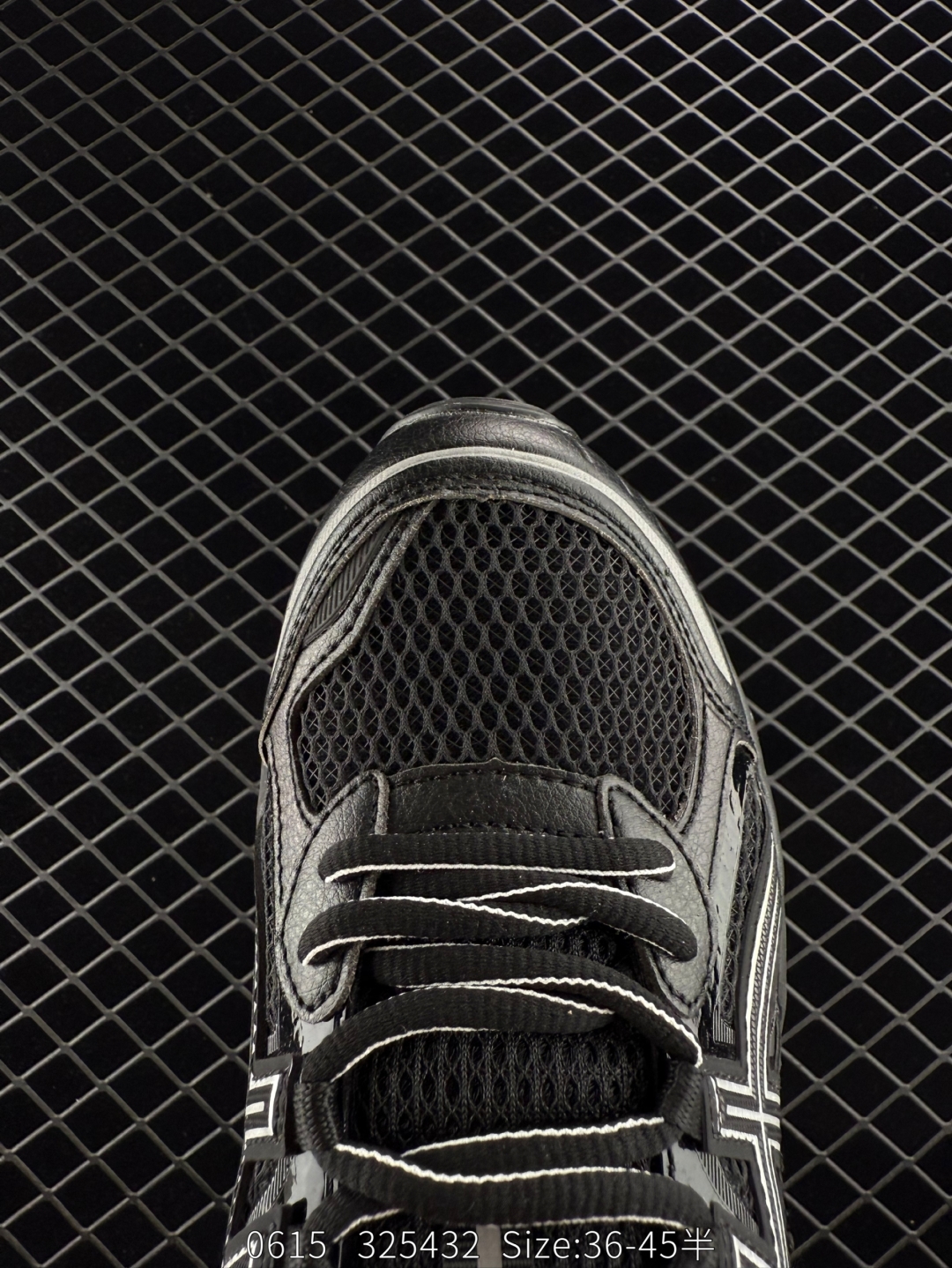 💰220
Asics Gel-Quantun Kinetic 亚瑟士 复古休闲运动鞋厚底增高老爹鞋 
#采用 GEL Scutoid 技术的橡胶鞋底。在拥有拥有相同外底科技的基础上，与早先推出的 Kiko Kostadinov 联名款 GEL-QUANTUM ZIENTZIA 十分相似，不失为具有 Ki 味的平替选择。
货号：1203A270-021
尺码：36-45带半码
编码：325432