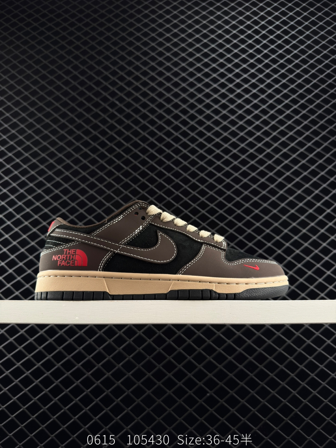 🈴💰210
公司级✅NK Dunk Low Retro “DIY高端定制”
低帮休闲运动板鞋
原装头层材料 用料绝不含糊 独家版型蒸餾加工帶來的是更好的视觉和脚感体验 清洁度 电绣工艺 皮料切割干净无任何毛边 细节完美
货号：XX9910 010
尺码：36 36.5 37.5 38 38.5 39 40 40.5 41 42 42.5 43 44 45
编码：105430