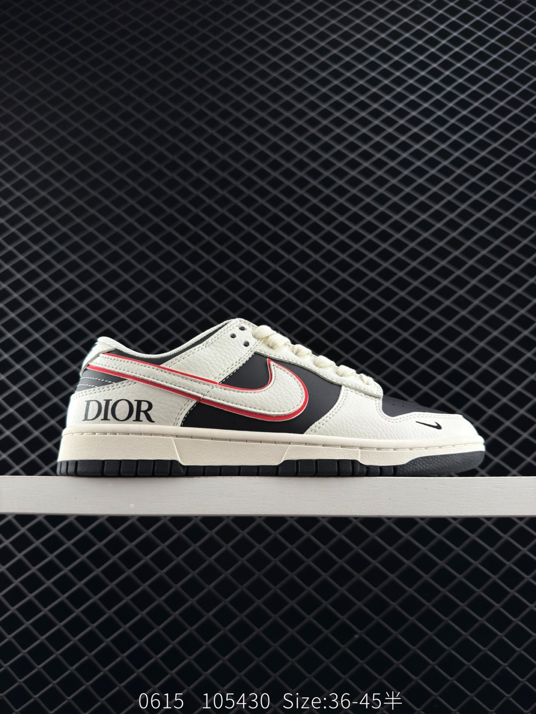 🈴💰210
公司级✅NK Dunk Low Retro “DIY高端定制”
低帮休闲运动板鞋
原装头层材料 用料绝不含糊 独家版型蒸餾加工帶來的是更好的视觉和脚感体验 清洁度 电绣工艺 皮料切割干净无任何毛边 细节完美
货号：XX9910 010
尺码：36 36.5 37.5 38 38.5 39 40 40.5 41 42 42.5 43 44 45
编码：105430