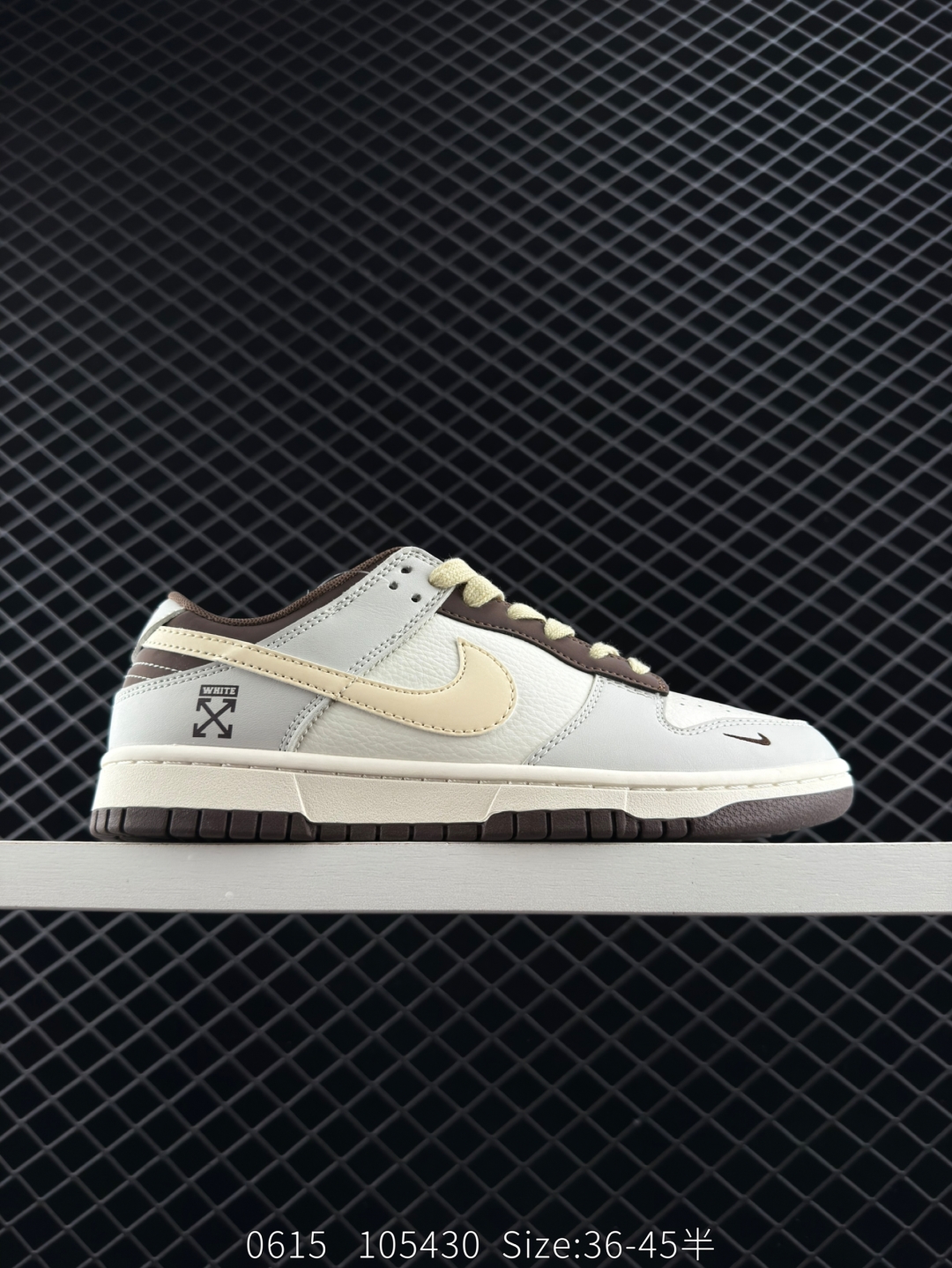 🈴💰210
公司级✅NK Dunk Low Retro “DIY高端定制”
低帮休闲运动板鞋
原装头层材料 用料绝不含糊 独家版型蒸餾加工帶來的是更好的视觉和脚感体验 清洁度 电绣工艺 皮料切割干净无任何毛边 细节完美
货号：XX9910 010
尺码：36 36.5 37.5 38 38.5 39 40 40.5 41 42 42.5 43 44 45
编码：105430