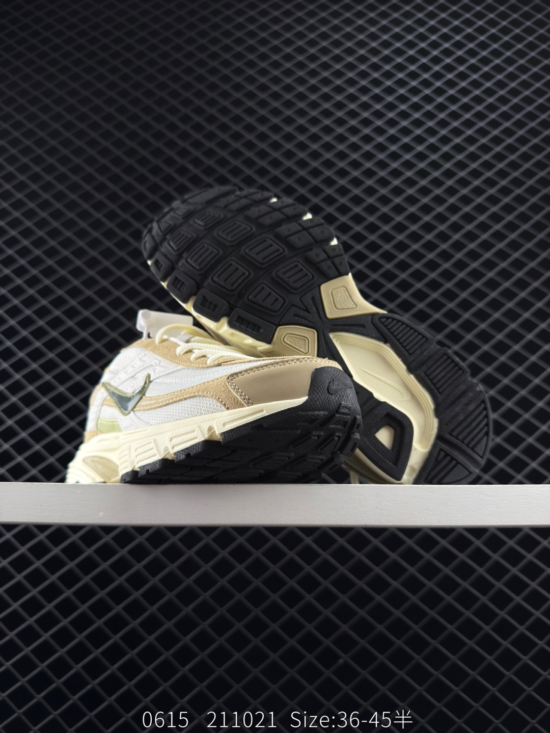 🈴💰165
✅Nike WMNS NIKE INITIAOR 复古单品
专为实现舒适畅跑而打造，Nike lnitiator跑步鞋采用透气鞋面，巧搭轻量中底，提供轻盈减震防护效果动态支撑减震防滑耐磨透气 低帮 休闲跑步鞋
货号：IB4339 002
尺码：36 36.5 37.5 38 38.5 39 40 40.5
Size：36-40带半码
编码：211021