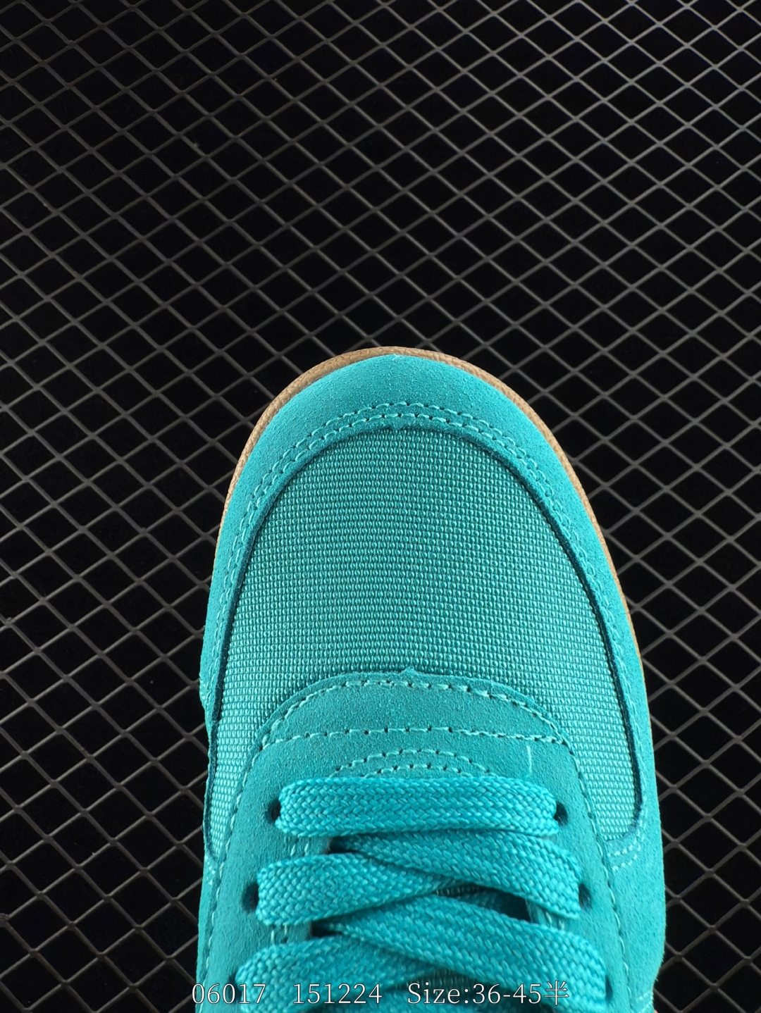 💰220
Nike/耐克 男女鞋半码制，原楦原纸版开发版型，采用粒面硬质牛剖革组合牛津布鞋面材质，外置耐磨橡胶外底❗️重现经典宝藏鞋款重新带回，耐克Nike Field General 82 SP"White/Black/Gum"1982裁判系列低帮复古经典休闲运动鞋 HF3165

类型：男女鞋
码数：36 36.5 37.5 38 38.5 39 40 40.5 41 42 42.5 43 44 45
编码：151224