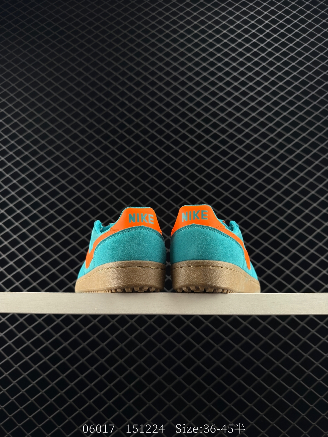 💰220
Nike/耐克 男女鞋半码制，原楦原纸版开发版型，采用粒面硬质牛剖革组合牛津布鞋面材质，外置耐磨橡胶外底❗️重现经典宝藏鞋款重新带回，耐克Nike Field General 82 SP"White/Black/Gum"1982裁判系列低帮复古经典休闲运动鞋 HF3165

类型：男女鞋
码数：36 36.5 37.5 38 38.5 39 40 40.5 41 42 42.5 43 44 45
编码：151224