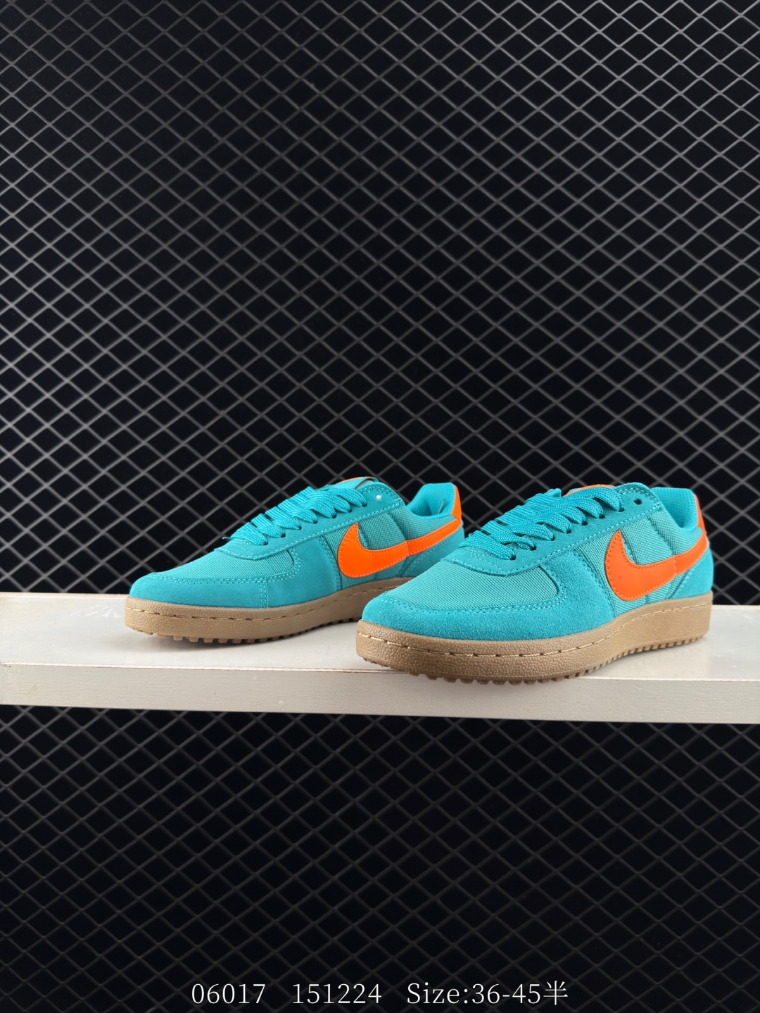 💰220
Nike/耐克 男女鞋半码制，原楦原纸版开发版型，采用粒面硬质牛剖革组合牛津布鞋面材质，外置耐磨橡胶外底❗️重现经典宝藏鞋款重新带回，耐克Nike Field General 82 SP"White/Black/Gum"1982裁判系列低帮复古经典休闲运动鞋 HF3165

类型：男女鞋
码数：36 36.5 37.5 38 38.5 39 40 40.5 41 42 42.5 43 44 45
编码：151224