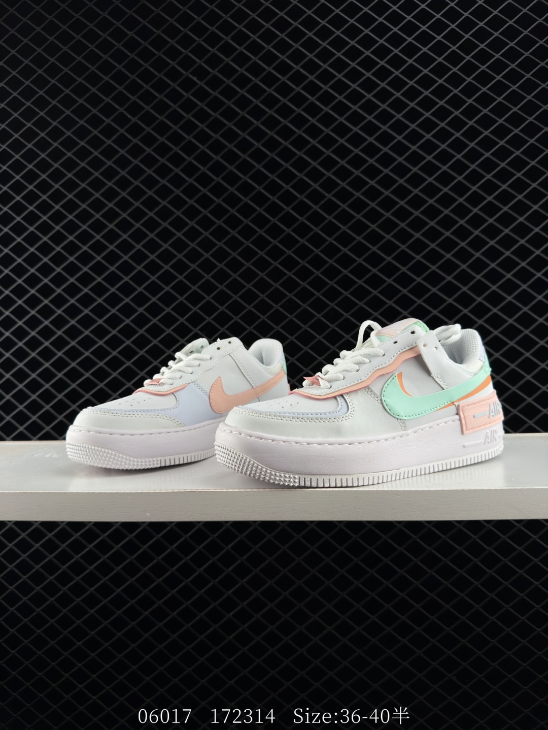 💰170
福利特价✅Nike WMNS Air Force 1 Shadow 马卡龙军空一号轻增量高低帮搭百板鞋。为典经设计注玩入味元素。 分层构结、大加中及底双重品牌标志，充彰份显 ANike AF1 Shadow 运鞋动为经典设计注入味玩元素。
货号:Cl0919-107 
ID:172314 Size:36～40半