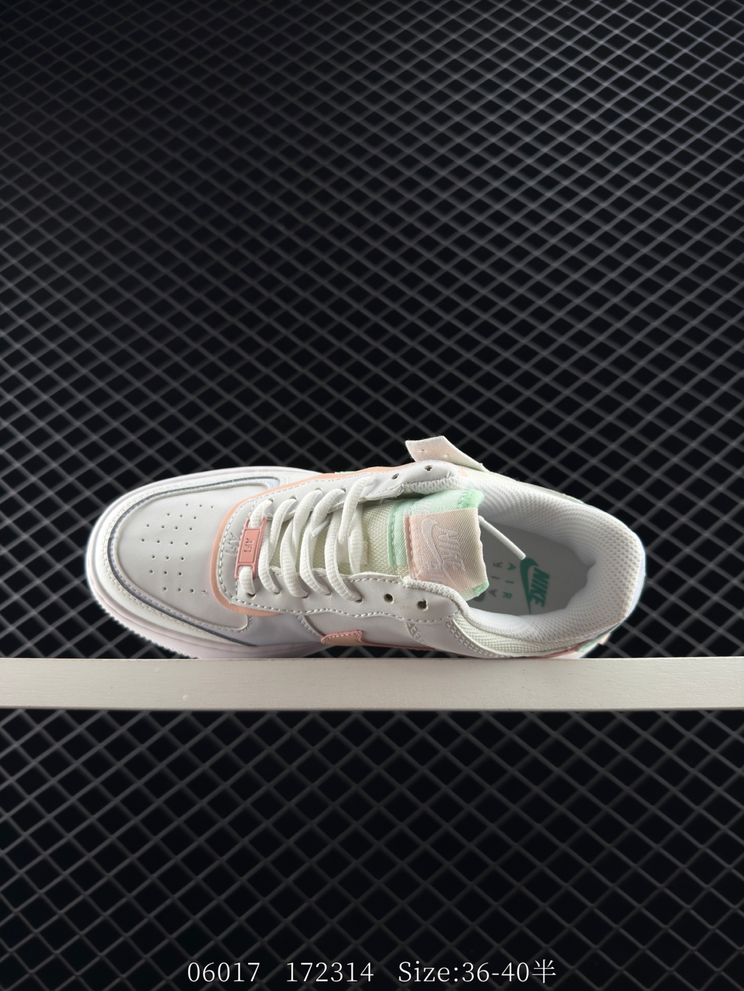 💰170
福利特价✅Nike WMNS Air Force 1 Shadow 马卡龙军空一号轻增量高低帮搭百板鞋。为典经设计注玩入味元素。 分层构结、大加中及底双重品牌标志，充彰份显 ANike AF1 Shadow 运鞋动为经典设计注入味玩元素。
货号:Cl0919-107 
ID:172314 Size:36～40半