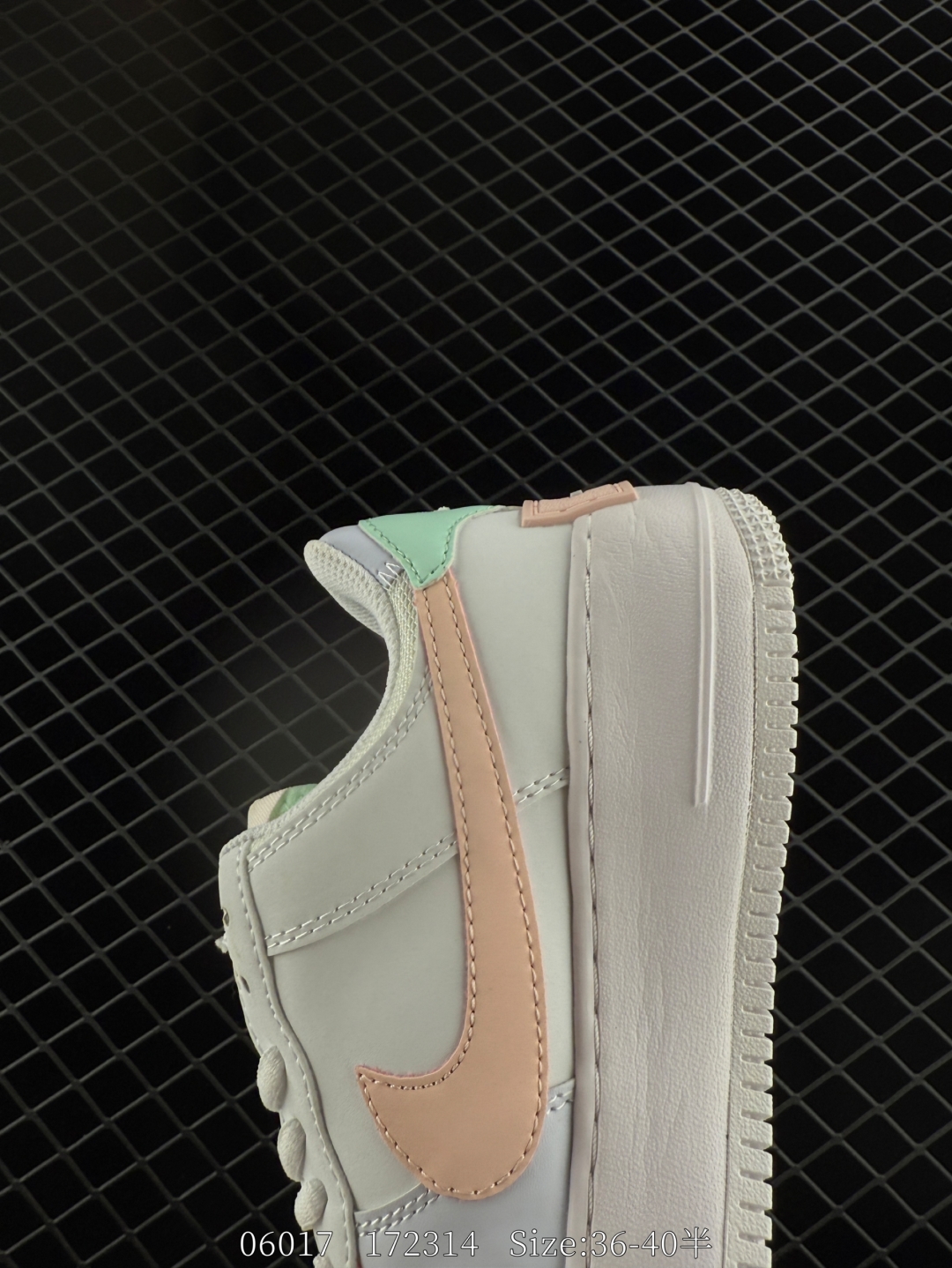 💰170
福利特价✅Nike WMNS Air Force 1 Shadow 马卡龙军空一号轻增量高低帮搭百板鞋。为典经设计注玩入味元素。 分层构结、大加中及底双重品牌标志，充彰份显 ANike AF1 Shadow 运鞋动为经典设计注入味玩元素。
货号:Cl0919-107 
ID:172314 Size:36～40半