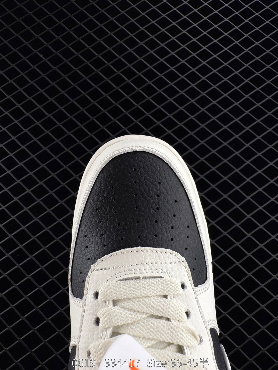💰145
耐克Nike Air Force 1 Low  空军一号低帮百搭休闲运动板鞋。柔软、弹性十足的缓震性能和出色的中底设计，横跨复古与现代的外型结合，造就出风靡全球三十多年的Force 1。
货号：BM1996 033
尺码：36 36.5 37.5 38 38.5 39 40 40.5 41 42 42.5 43 44 45 
编码：334417