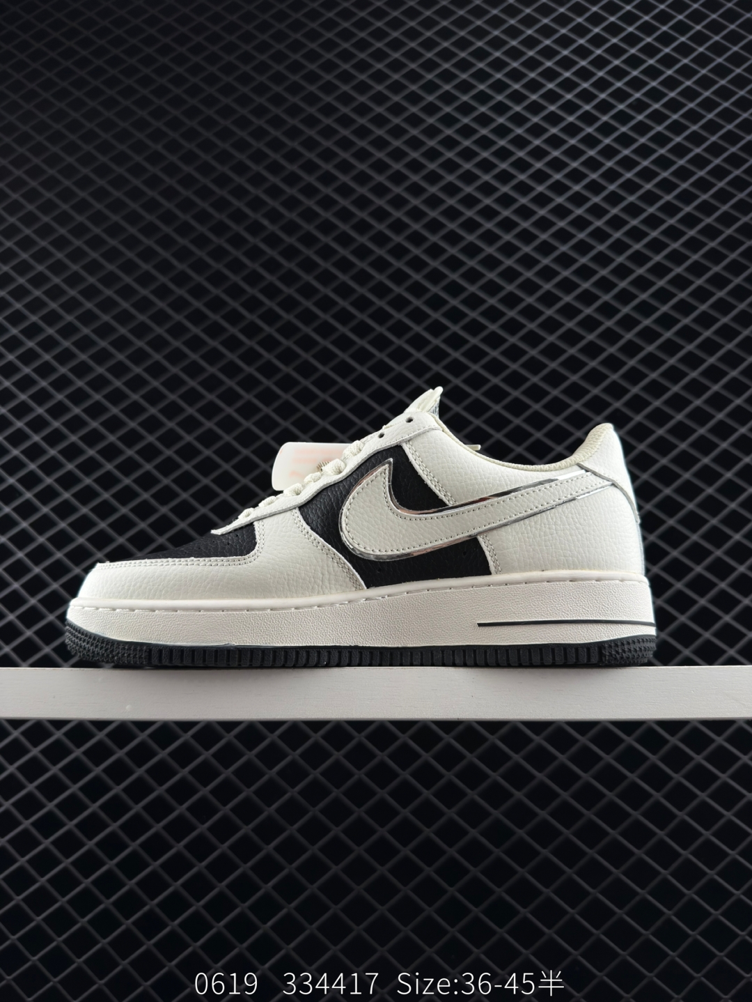 💰145
耐克Nike Air Force 1 Low  空军一号低帮百搭休闲运动板鞋。柔软、弹性十足的缓震性能和出色的中底设计，横跨复古与现代的外型结合，造就出风靡全球三十多年的Force 1。
货号：BM1996 033
尺码：36 36.5 37.5 38 38.5 39 40 40.5 41 42 42.5 43 44 45 
编码：334417