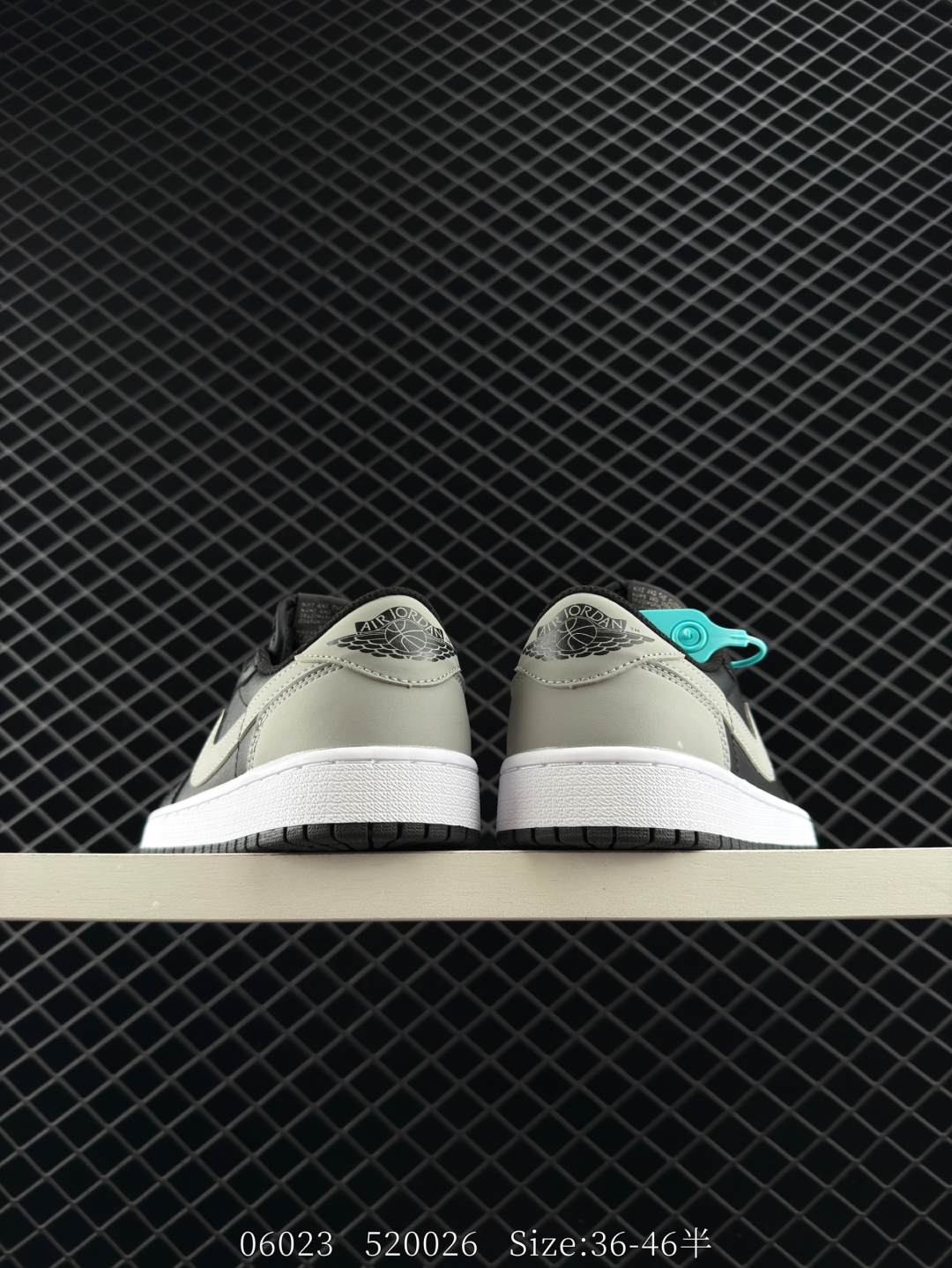 💰190
Nike Air Jordan 1 Low
AJ1乔1低帮休闲板鞋 同步官方配色 
官方货号：CZ0790-003
Size：36-46带半码
编码：520026