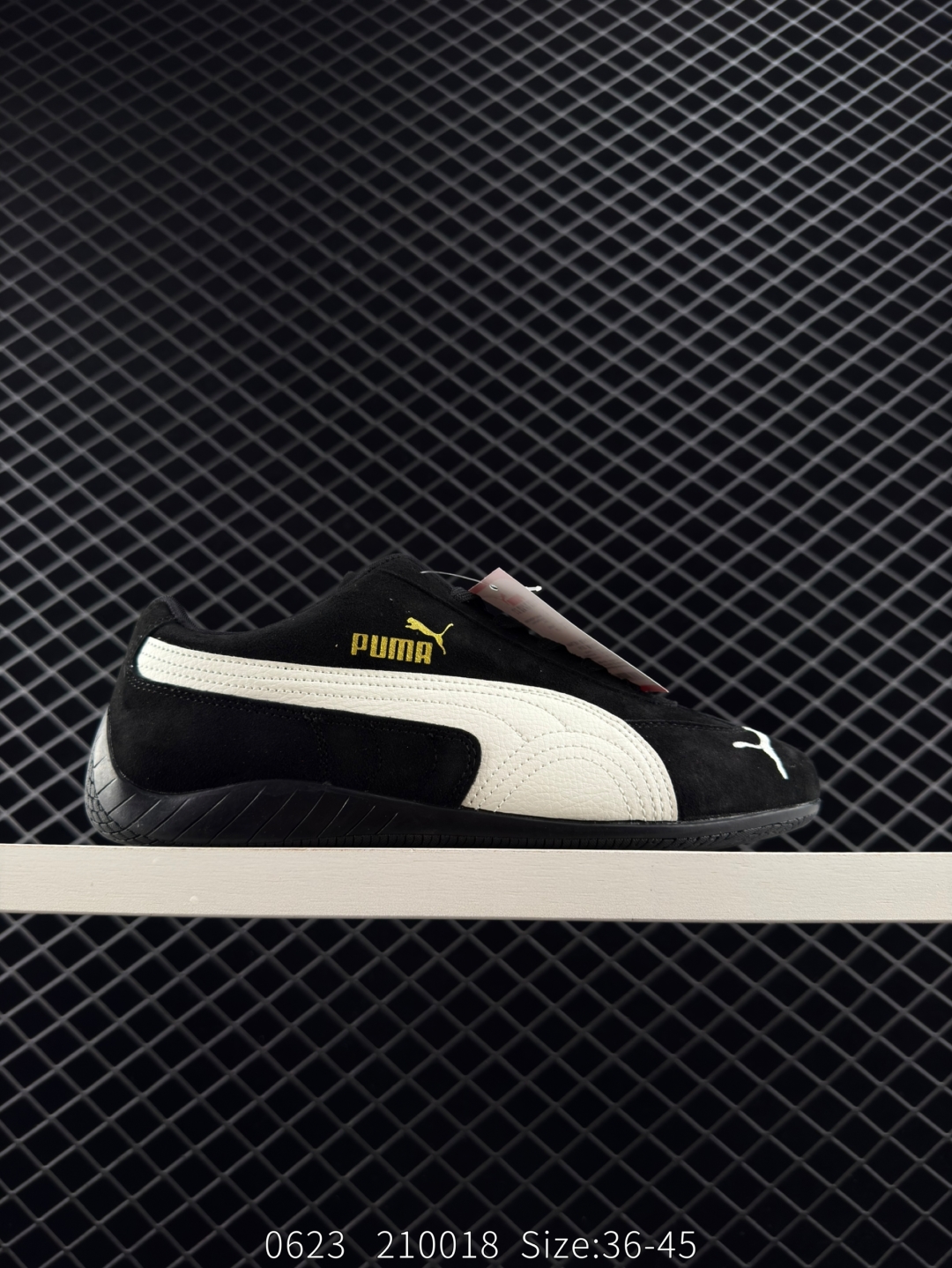 🈴💰190
彪马 Puma Speedcat Og+ Sparco 防滑耐磨
支持侧踏时的踏步工作 
即使在健身房等使用环境中也能确保透气性 
像吸盘一样的设计是为了提高体育馆表面的抓地力性能
官方货号：401603 02
尺码：36-45
编码：210018