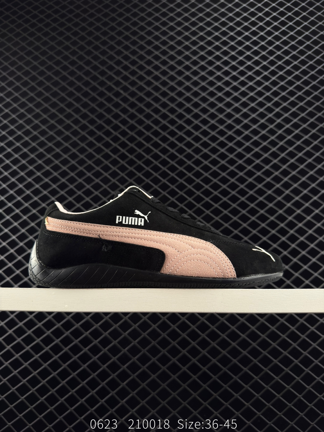 🈴💰190
彪马 Puma Speedcat Og+ Sparco 防滑耐磨
支持侧踏时的踏步工作 
即使在健身房等使用环境中也能确保透气性 
像吸盘一样的设计是为了提高体育馆表面的抓地力性能
官方货号：401603 02
尺码：36-45
编码：210018
