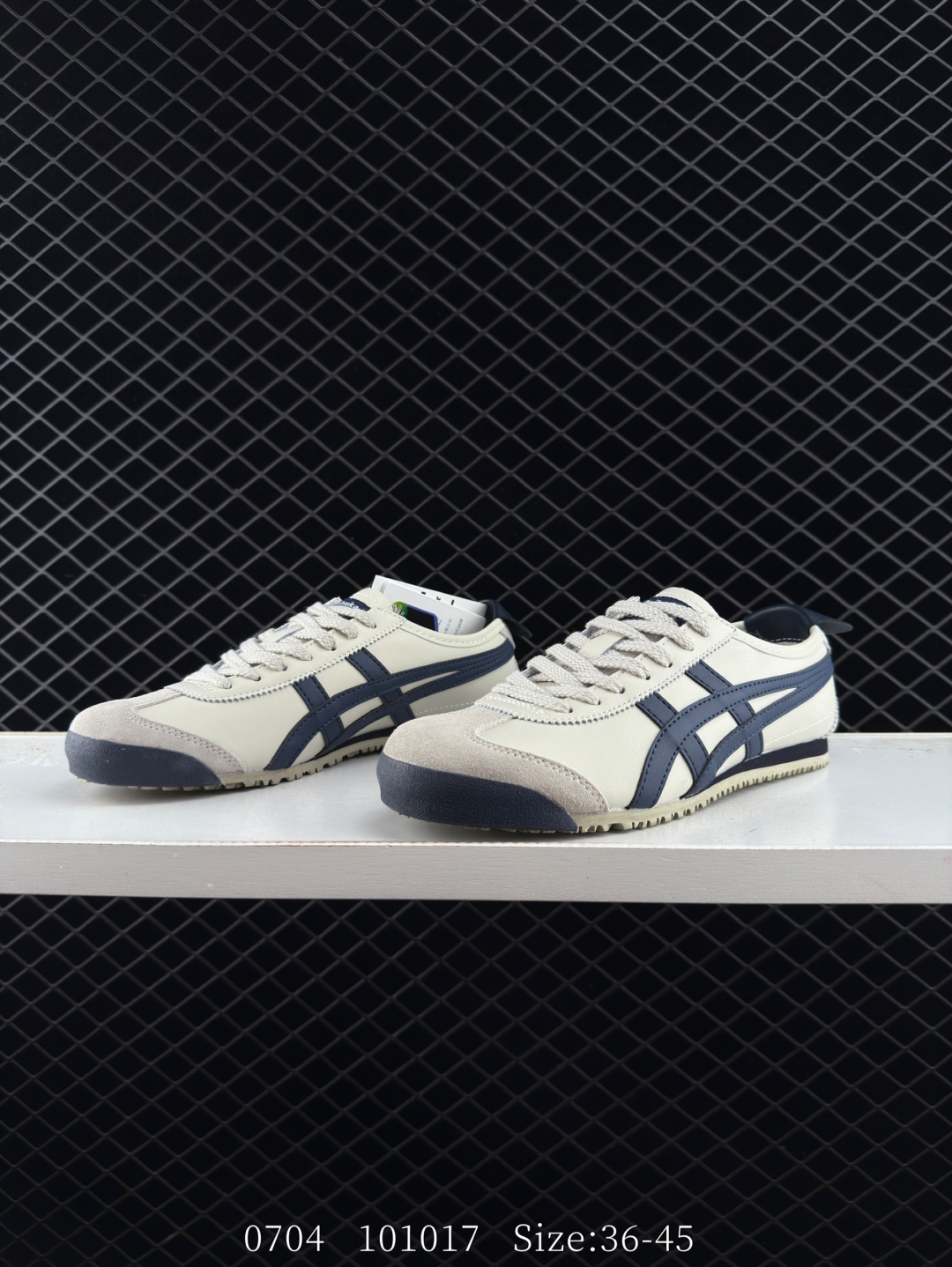 💰198
✅Onitsuka Tiger NIPPON MADE 鬼冢虎手工鞋系列 最高版本MEXICO 66 DELUXE メキシコ 66 デラックス独家！同步官方，手工鞋新款三联吊牌！系带/免系带两用穿法！高密度双层组合中底板，根据楦头形状预定型，完美贴合脚弓！高弹性EVA成型鞋垫，支撑性能强，可以缓冲双足压力，减轻疲劳！
货号：DL408-1659
Size：36-45
编码：101017