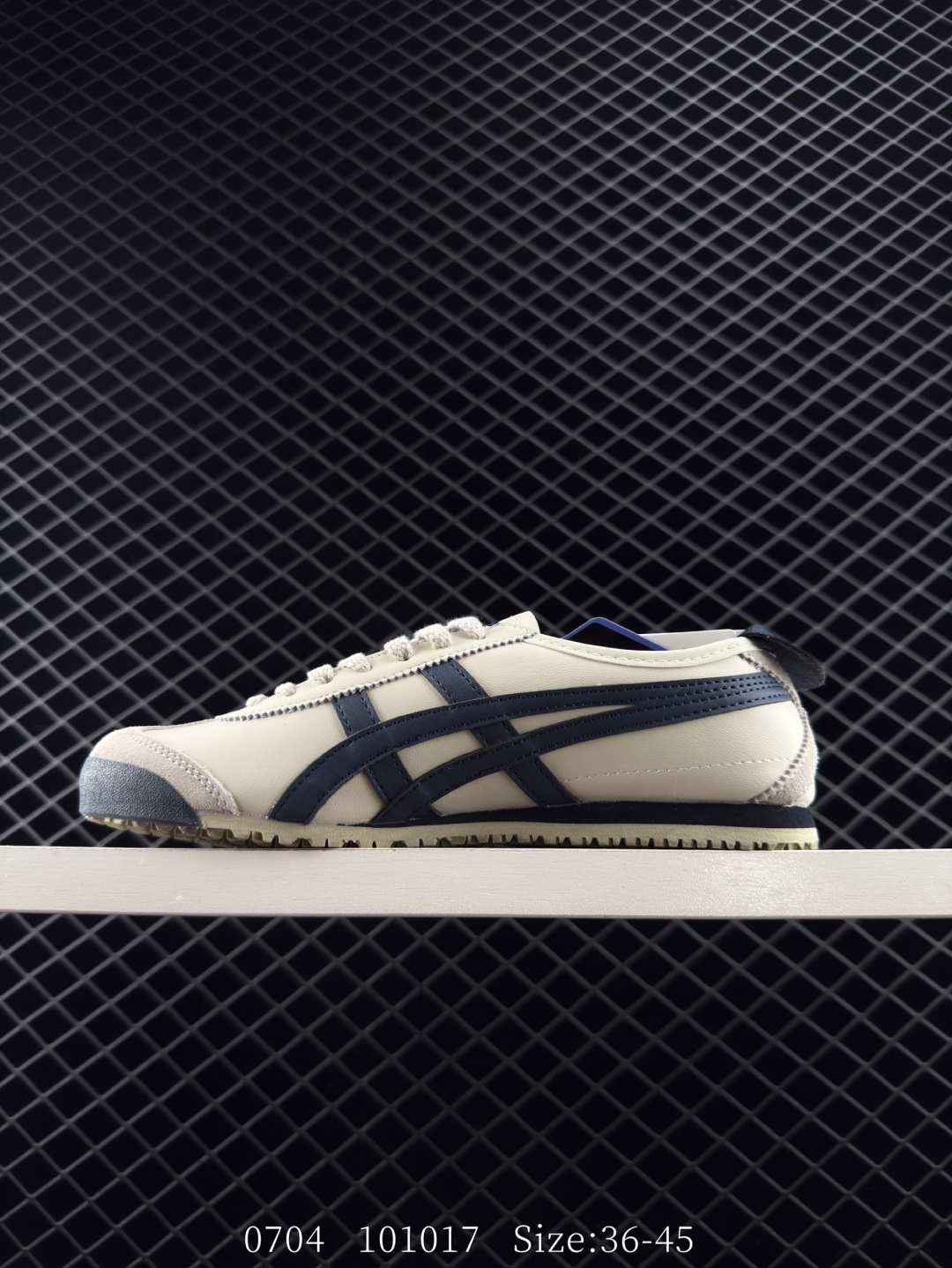 💰198
✅Onitsuka Tiger NIPPON MADE 鬼冢虎手工鞋系列 最高版本MEXICO 66 DELUXE メキシコ 66 デラックス独家！同步官方，手工鞋新款三联吊牌！系带/免系带两用穿法！高密度双层组合中底板，根据楦头形状预定型，完美贴合脚弓！高弹性EVA成型鞋垫，支撑性能强，可以缓冲双足压力，减轻疲劳！
货号：DL408-1659
Size：36-45
编码：101017