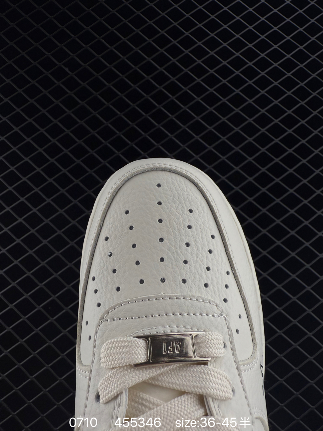 💰290
NK Air Force 1´07 Low 空军一号低帮百搭休闲运动板鞋 CS5288-027 柔软、弹性十足的缓震性能和出色的中底设计 横跨复古与现代的外型结合 造就出风靡全球 三十多年的Force 1 直到今天还深受青睐 实拍调校N版已经零色差零失真 百分百还原实物色彩所见即所得 不存在货不对板色差等低级问题 选购参考实物拍摄 不混卖不参货 只用心做好货严格选品 承诺混一赔十 SIZE:36 36.5 37.5 38 38.5 39 40 40.5 41 42 42.5 43 44 44.5 45
编码:455346