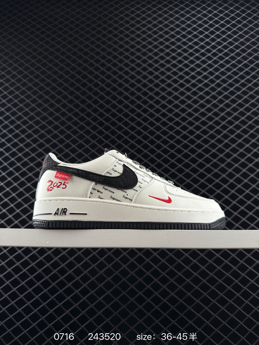 💰198
Nike Air Force 1 Low 07 x The North Face 白蓝红双钩小钩
原楦头原纸板 打造纯正低帮空军版型
专注外贸渠道 全掌内置蜂窝气垫 
原盒配件 原厂中底钢印、拉帮完美 
官方货号：XS1958 503
Size：36 36.5 37.5 38 38.5 39 40 40.5 41 42 42.5 43 44 44.5 45
编码：243520