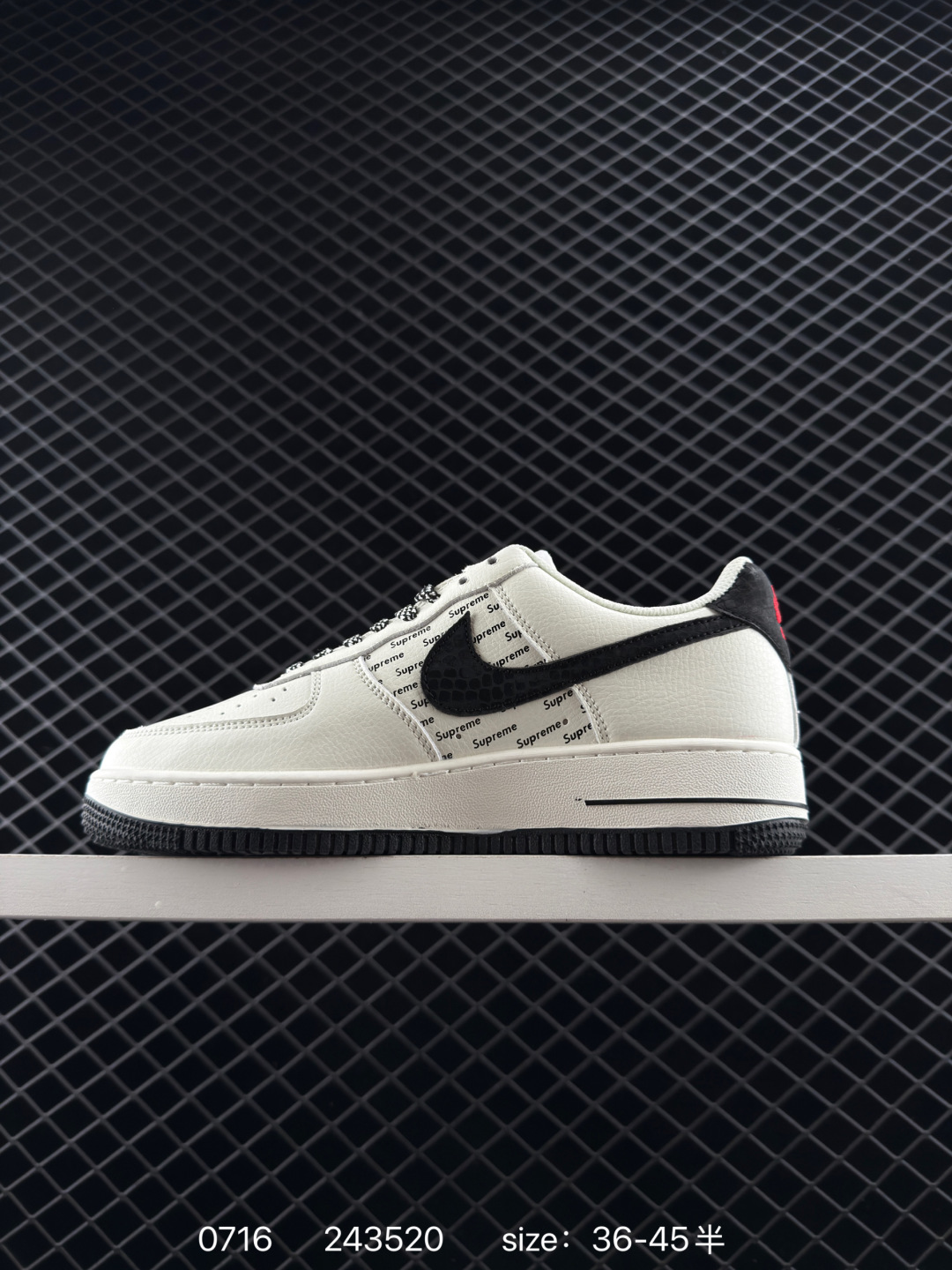 💰198
Nike Air Force 1 Low 07 x The North Face 白蓝红双钩小钩
原楦头原纸板 打造纯正低帮空军版型
专注外贸渠道 全掌内置蜂窝气垫 
原盒配件 原厂中底钢印、拉帮完美 
官方货号：XS1958 503
Size：36 36.5 37.5 38 38.5 39 40 40.5 41 42 42.5 43 44 44.5 45
编码：243520