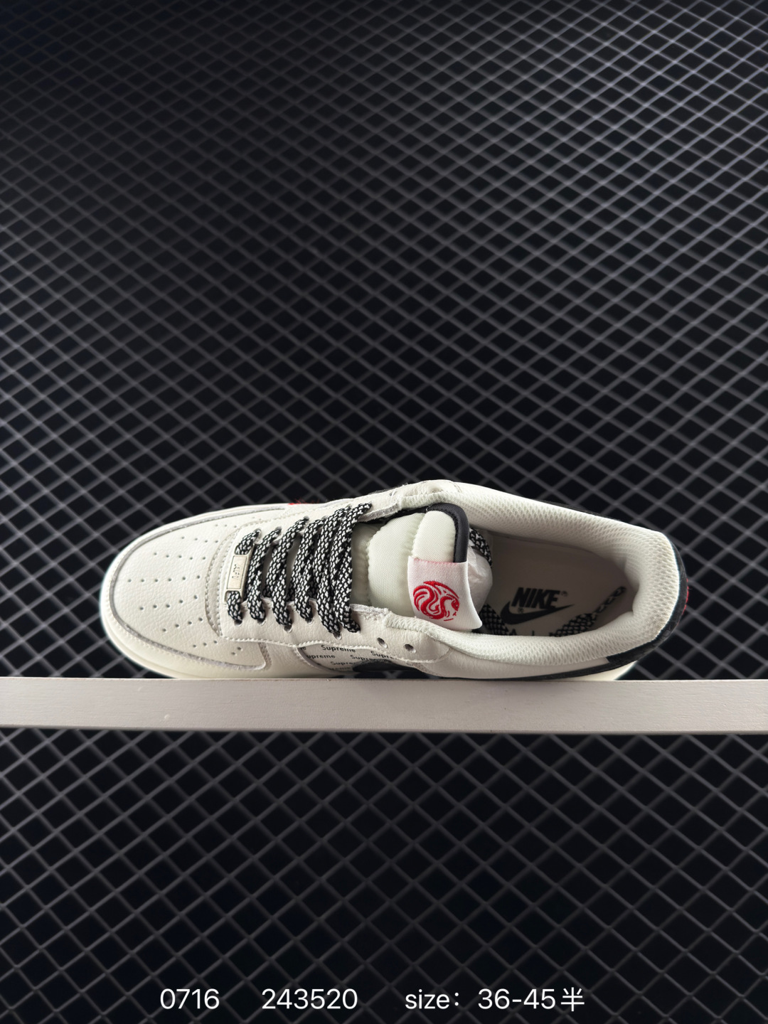 💰198
Nike Air Force 1 Low 07 x The North Face 白蓝红双钩小钩
原楦头原纸板 打造纯正低帮空军版型
专注外贸渠道 全掌内置蜂窝气垫 
原盒配件 原厂中底钢印、拉帮完美 
官方货号：XS1958 503
Size：36 36.5 37.5 38 38.5 39 40 40.5 41 42 42.5 43 44 44.5 45
编码：243520
