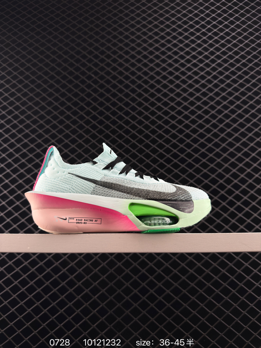 💰270
✅Nike Air Zoom Alphafly NEXT% 3 马拉松跑鞋
2024全新马拉松超级跑鞋 有史以来最轻盈、测试次数最多的NK Alphafly 经过精英马拉松运动员的测试验证 并搭载Air Zoom气垫 旨在助力跑者实现突破 取得更佳的成绩 在开发过程中 Alphafly 3帮助耐克运动员凯尔文·基普图姆(Kelvin Kiptum)以2:00:35的成绩刷新了马拉松世界纪录 Alphafly的动力设计没有改变——Air Zoom气垫单元、Flyplate碳纤维板和ZoomX泡绵 但是整体系统的制作方法略有调整 优化和提升了对运动员的帮助 主要更新包括一体式鞋底 提供顺畅稳定的“后跟到脚趾”过渡;更宽的全长Flyplate碳纤维板提供稳定助推力 全新Fast Shot外底保证出色牵引力和抓地力 全新Atomknit 3.0鞋面提供更强的控制力、透气性和中足支撑力
货号:FD8315 400
尺码:36 36.5 37.5 38 38.5 39 40 40.5 41 42 42.5 43 44 44.5 45
编码:10121232
