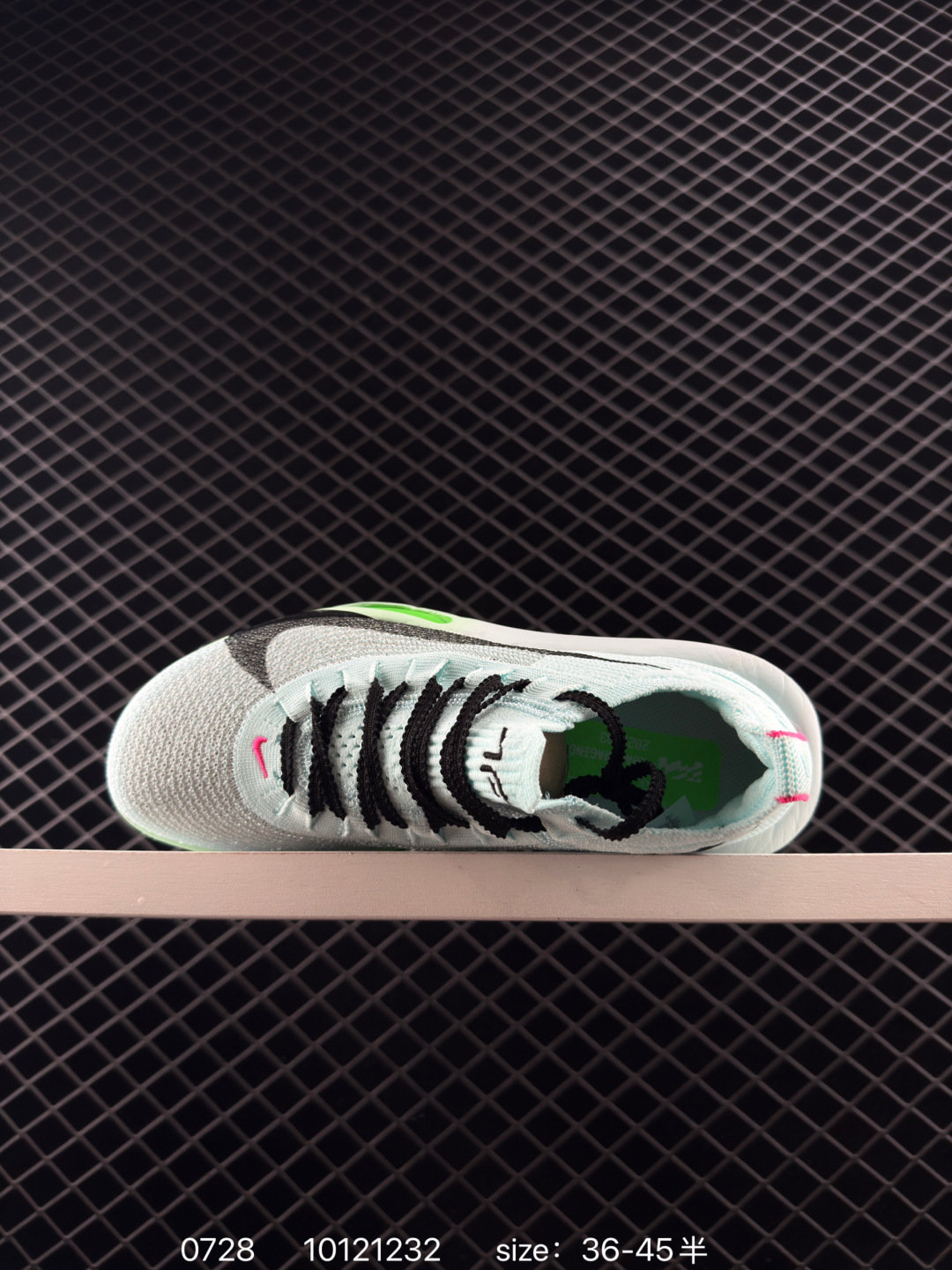 💰270
✅Nike Air Zoom Alphafly NEXT% 3 马拉松跑鞋
2024全新马拉松超级跑鞋 有史以来最轻盈、测试次数最多的NK Alphafly 经过精英马拉松运动员的测试验证 并搭载Air Zoom气垫 旨在助力跑者实现突破 取得更佳的成绩 在开发过程中 Alphafly 3帮助耐克运动员凯尔文·基普图姆(Kelvin Kiptum)以2:00:35的成绩刷新了马拉松世界纪录 Alphafly的动力设计没有改变——Air Zoom气垫单元、Flyplate碳纤维板和ZoomX泡绵 但是整体系统的制作方法略有调整 优化和提升了对运动员的帮助 主要更新包括一体式鞋底 提供顺畅稳定的“后跟到脚趾”过渡;更宽的全长Flyplate碳纤维板提供稳定助推力 全新Fast Shot外底保证出色牵引力和抓地力 全新Atomknit 3.0鞋面提供更强的控制力、透气性和中足支撑力
货号:FD8315 400
尺码:36 36.5 37.5 38 38.5 39 40 40.5 41 42 42.5 43 44 44.5 45
编码:10121232