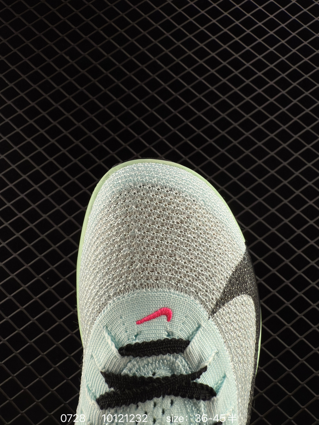 💰270
✅Nike Air Zoom Alphafly NEXT% 3 马拉松跑鞋
2024全新马拉松超级跑鞋 有史以来最轻盈、测试次数最多的NK Alphafly 经过精英马拉松运动员的测试验证 并搭载Air Zoom气垫 旨在助力跑者实现突破 取得更佳的成绩 在开发过程中 Alphafly 3帮助耐克运动员凯尔文·基普图姆(Kelvin Kiptum)以2:00:35的成绩刷新了马拉松世界纪录 Alphafly的动力设计没有改变——Air Zoom气垫单元、Flyplate碳纤维板和ZoomX泡绵 但是整体系统的制作方法略有调整 优化和提升了对运动员的帮助 主要更新包括一体式鞋底 提供顺畅稳定的“后跟到脚趾”过渡;更宽的全长Flyplate碳纤维板提供稳定助推力 全新Fast Shot外底保证出色牵引力和抓地力 全新Atomknit 3.0鞋面提供更强的控制力、透气性和中足支撑力
货号:FD8315 400
尺码:36 36.5 37.5 38 38.5 39 40 40.5 41 42 42.5 43 44 44.5 45
编码:10121232