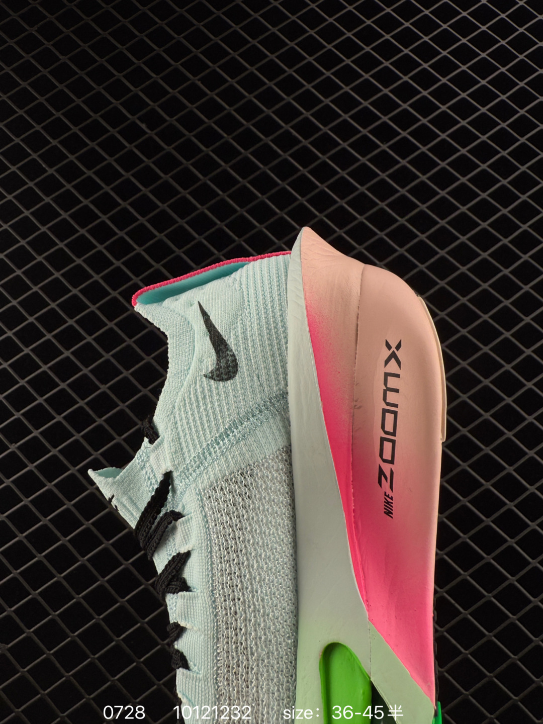 💰270
✅Nike Air Zoom Alphafly NEXT% 3 马拉松跑鞋
2024全新马拉松超级跑鞋 有史以来最轻盈、测试次数最多的NK Alphafly 经过精英马拉松运动员的测试验证 并搭载Air Zoom气垫 旨在助力跑者实现突破 取得更佳的成绩 在开发过程中 Alphafly 3帮助耐克运动员凯尔文·基普图姆(Kelvin Kiptum)以2:00:35的成绩刷新了马拉松世界纪录 Alphafly的动力设计没有改变——Air Zoom气垫单元、Flyplate碳纤维板和ZoomX泡绵 但是整体系统的制作方法略有调整 优化和提升了对运动员的帮助 主要更新包括一体式鞋底 提供顺畅稳定的“后跟到脚趾”过渡;更宽的全长Flyplate碳纤维板提供稳定助推力 全新Fast Shot外底保证出色牵引力和抓地力 全新Atomknit 3.0鞋面提供更强的控制力、透气性和中足支撑力
货号:FD8315 400
尺码:36 36.5 37.5 38 38.5 39 40 40.5 41 42 42.5 43 44 44.5 45
编码:10121232