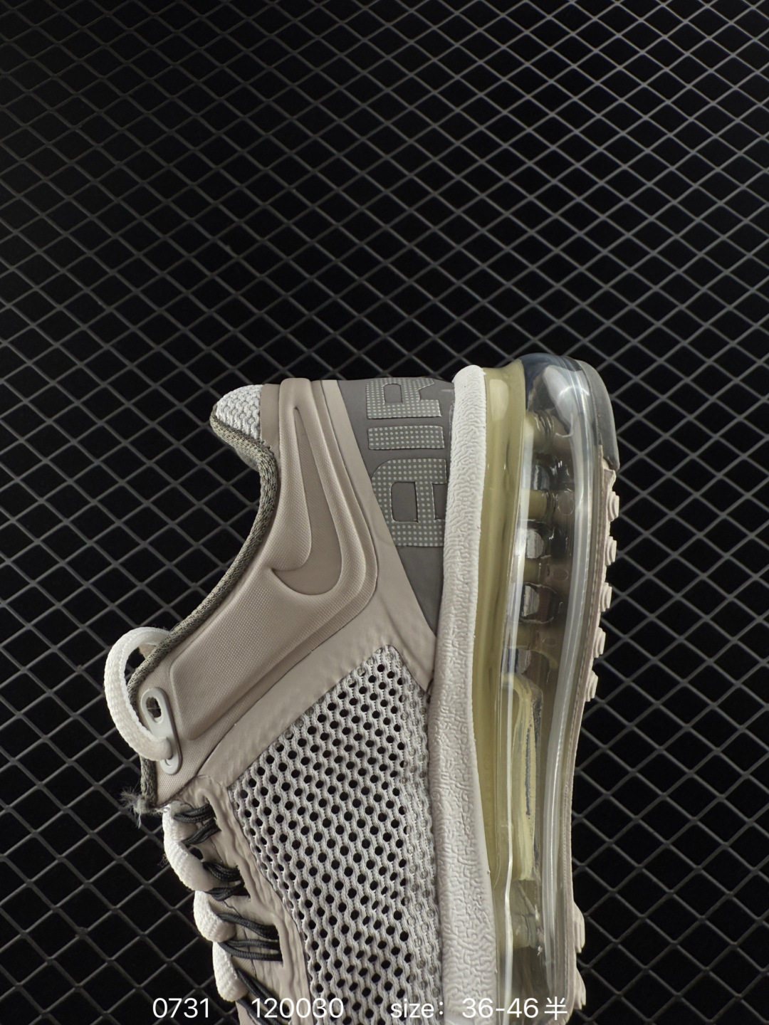 💰260
Nk Air Max 2013 复古透气网布气垫跑鞋  搭配全掌式 Max Air 气垫，为步伐注入充沛活力。半透明中底和外底，为整体造型画龙点睛，打造舒心时尚。
货号：555753-600、HF4887、HF4884、FZ4140、555753-001、FZ4140-419、FZ3156 008、HF3660 700
编码：120030
尺码：如图
