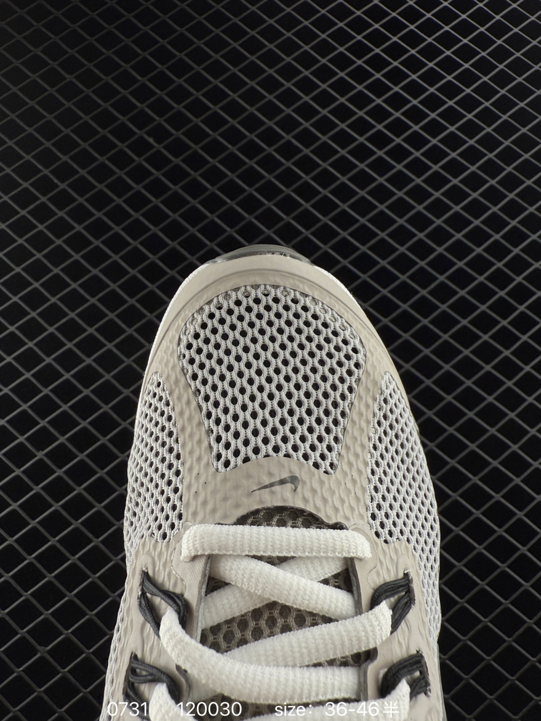 💰260
Nk Air Max 2013 复古透气网布气垫跑鞋  搭配全掌式 Max Air 气垫，为步伐注入充沛活力。半透明中底和外底，为整体造型画龙点睛，打造舒心时尚。
货号：555753-600、HF4887、HF4884、FZ4140、555753-001、FZ4140-419、FZ3156 008、HF3660 700
编码：120030
尺码：如图