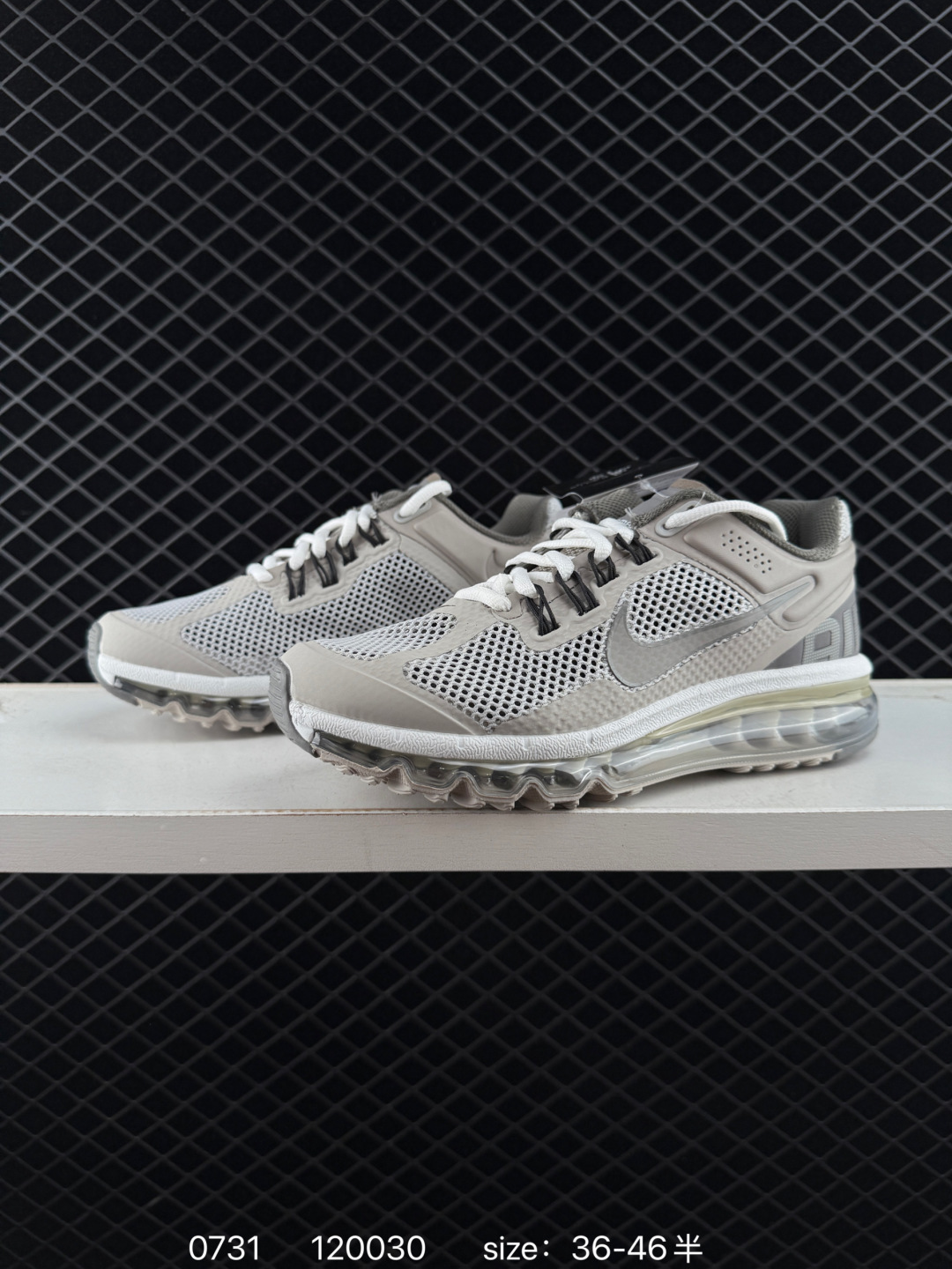 💰260
Nk Air Max 2013 复古透气网布气垫跑鞋  搭配全掌式 Max Air 气垫，为步伐注入充沛活力。半透明中底和外底，为整体造型画龙点睛，打造舒心时尚。
货号：555753-600、HF4887、HF4884、FZ4140、555753-001、FZ4140-419、FZ3156 008、HF3660 700
编码：120030
尺码：如图