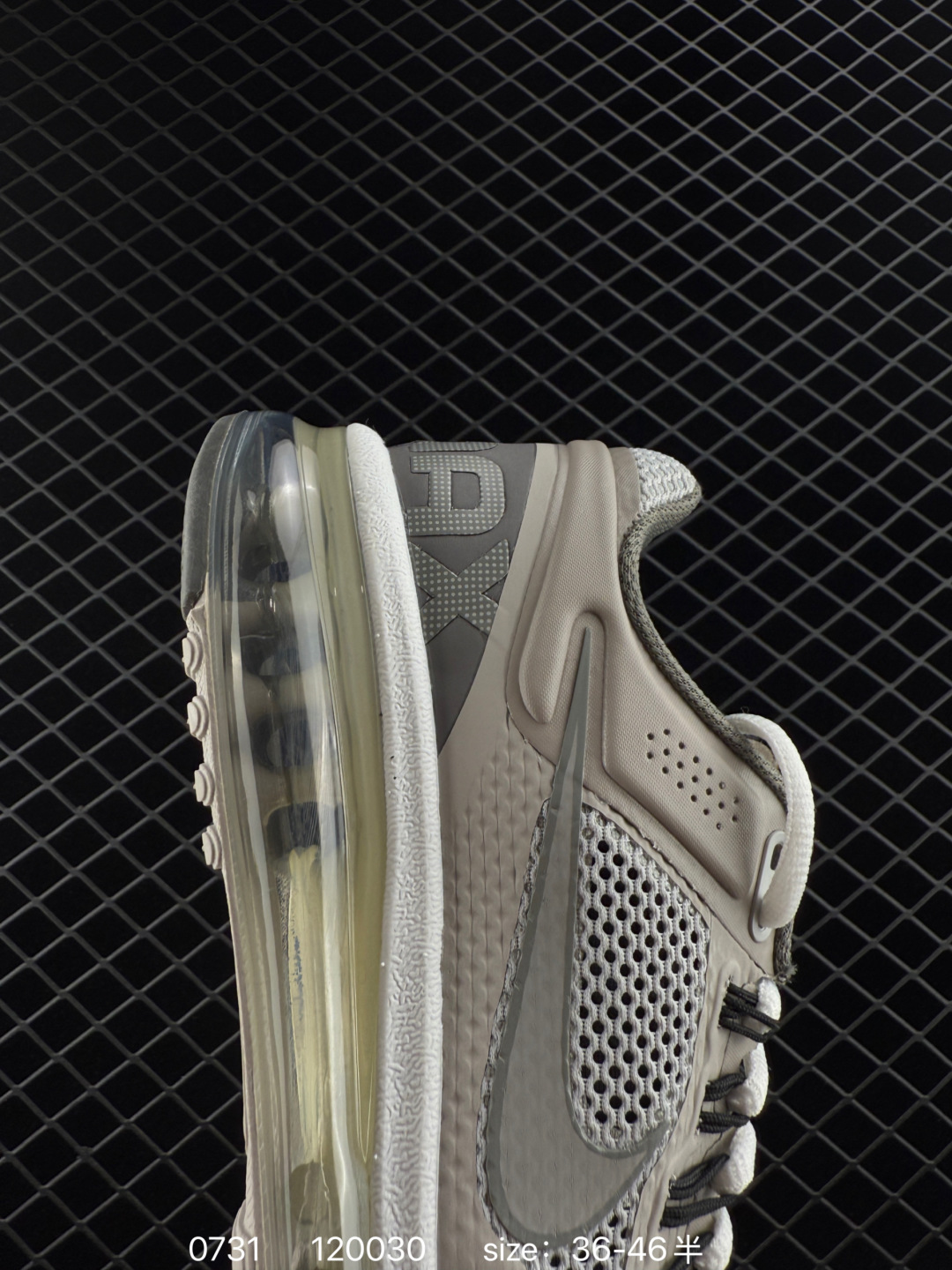 💰260
Nk Air Max 2013 复古透气网布气垫跑鞋  搭配全掌式 Max Air 气垫，为步伐注入充沛活力。半透明中底和外底，为整体造型画龙点睛，打造舒心时尚。
货号：555753-600、HF4887、HF4884、FZ4140、555753-001、FZ4140-419、FZ3156 008、HF3660 700
编码：120030
尺码：如图