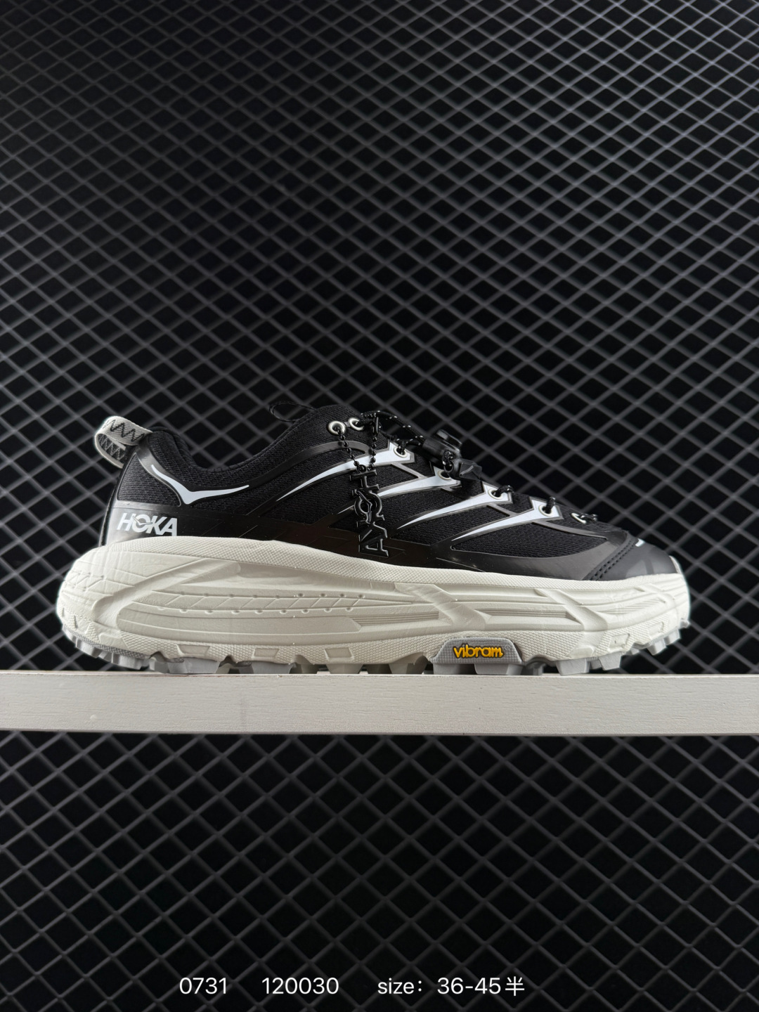 💰260
HOKA ONE ONE Mafate Three 2 男女子跑步鞋 越野跑新配色！采用 Mafate Speed 2 缓冲性良好的底部单元，搭载有快速系带系统、模压 EVA 中底和 Vibram megragrip 外底。应用透气网布制成，同时搭配同色系热熔覆盖层。同时，Mafate THREE2 还融合了 HOKA 两代经典标志的特征，最终呈现既展现了外观的复古性，又彰显了适合全地形的现代构造。
货号：1172370
尺码：36～45半
编码：120030