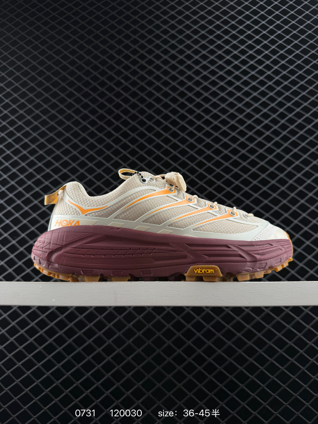💰260
HOKA ONE ONE Mafate Three 2 男女子跑步鞋 越野跑新配色！采用 Mafate Speed 2 缓冲性良好的底部单元，搭载有快速系带系统、模压 EVA 中底和 Vibram megragrip 外底。应用透气网布制成，同时搭配同色系热熔覆盖层。同时，Mafate THREE2 还融合了 HOKA 两代经典标志的特征，最终呈现既展现了外观的复古性，又彰显了适合全地形的现代构造。
货号：1172370
尺码：36～45半
编码：120030