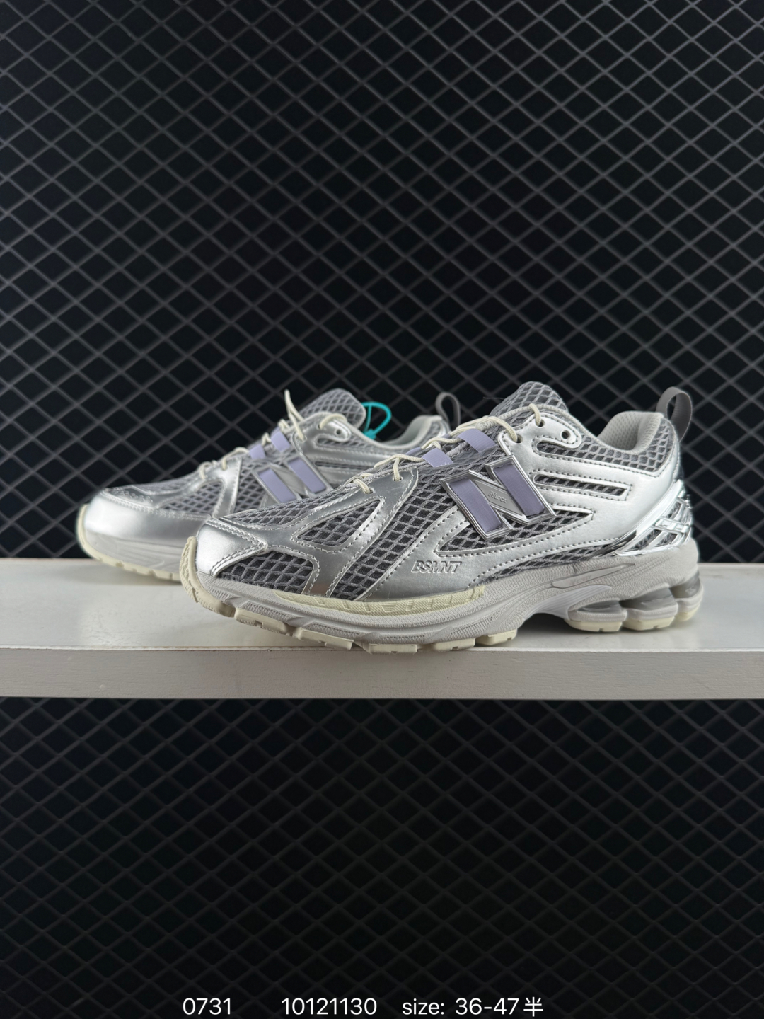 💰260
New Balance M1906AF NB宝藏老爹鞋款，复古元素叠加，质感超级棒，楦版型材料细节做工精细，货如实拍图
作为NB最经典的档案鞋型之一，与2002一样，1906有着NB最成熟的技术加持和复古款式，而本次推出的版本参照2002r的定位，相信会在性价两端做出权衡。单从造型上来看，依旧是vibe风格，味道很正，细节也很酷，这双1906r无疑必能打入复古跑鞋爱好者的年度鞋款名录！
编码：10121130
尺码：36～47半
货号：U1906AB。U1906AF