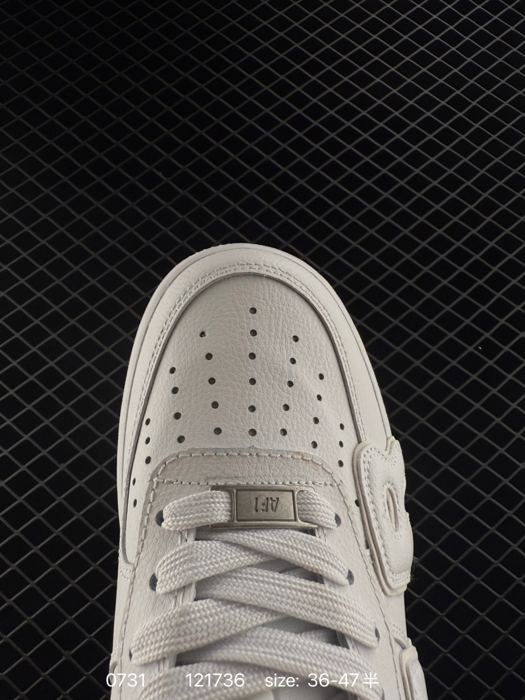 💰290
NIKE AIR FORCE 1‘07 LV8
原楦头原纸板 打造纯正低帮空军版型
专注外贸渠道 全掌内置蜂窝气垫 
原盒配件 原厂中底钢印、拉帮完美 
货号:GL6835-011。DD7050
Size:36～45半
编号：121736