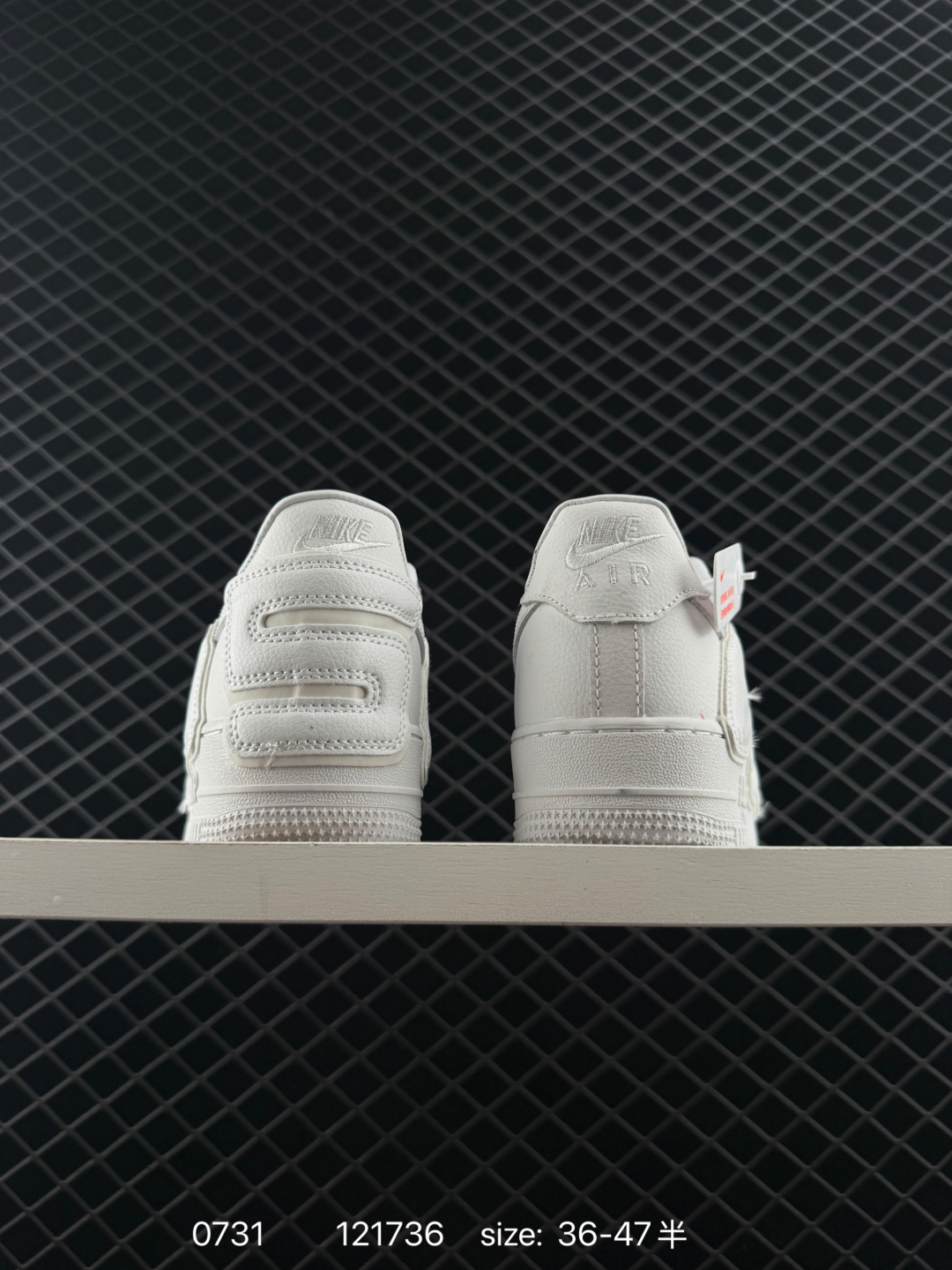 💰290
NIKE AIR FORCE 1‘07 LV8
原楦头原纸板 打造纯正低帮空军版型
专注外贸渠道 全掌内置蜂窝气垫 
原盒配件 原厂中底钢印、拉帮完美 
货号:GL6835-011。DD7050
Size:36～45半
编号：121736