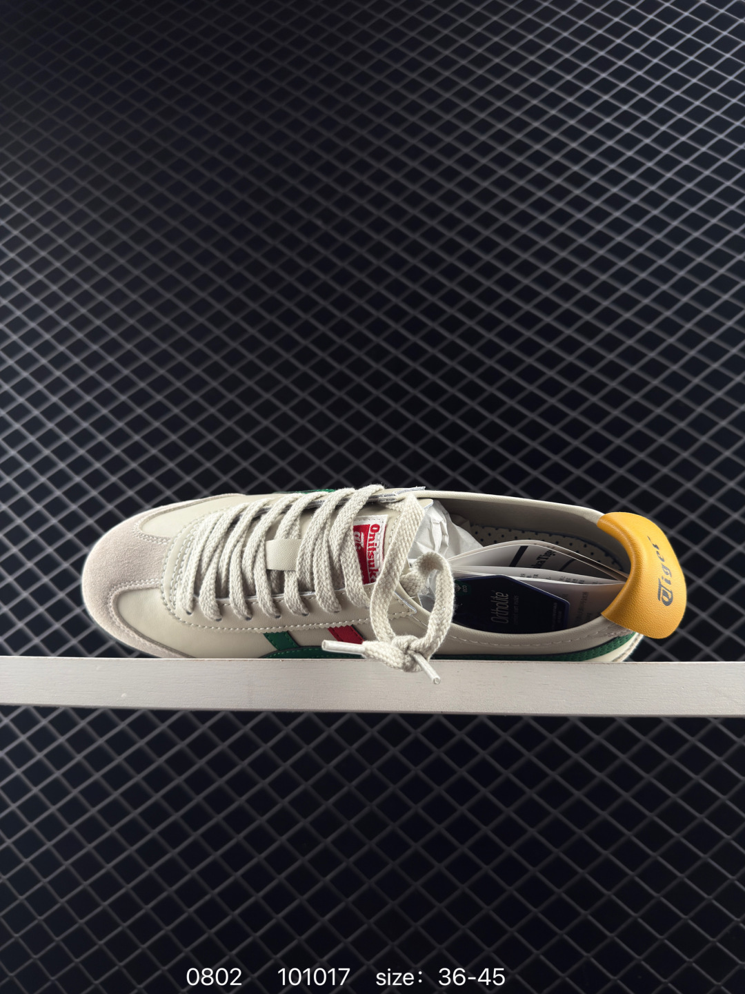 💰185
OnitsukaTiger 鬼冢虎 -LV联名 低帮运动休闲鞋 红黑色印花撞色条纹配色   亚瑟士鬼冢虎复古经典板鞋经典传承及创新锐意，复古纹路、色泽、皮心颜色 质感百分百还原 大厂出品 超成熟稳定的做工  细节品控 
货号：DL408-1684
尺码： 36 37 37.5 38 39 39.5 40.5 41.5 42 42.5 43.5 44 44.5  45
编码：101017