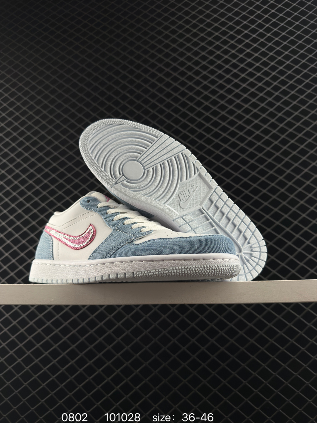 💰240
✅Nike Air Jordan 1 Low
AJ1乔1低帮休闲板鞋 同步官方配色 
官方货号:HQ2001 400
尺码:36 36.5 37.5 38 38.5 39 40 40.5 41 42 42.5 43 44 45 46
编码：101028
 Size:36～46半