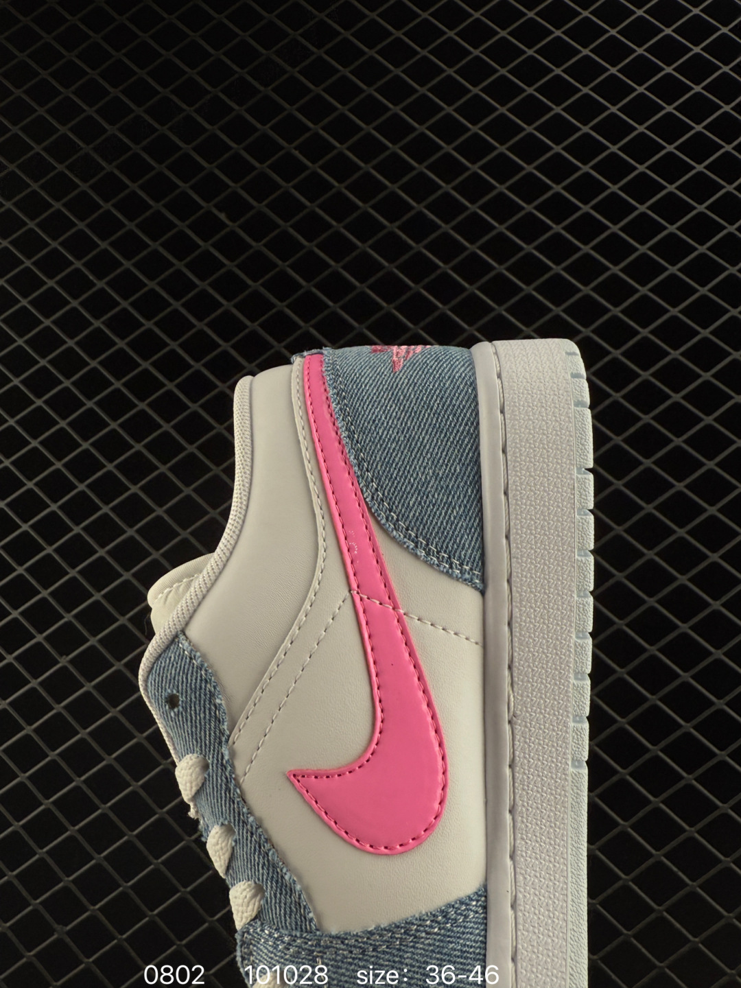 💰240
✅Nike Air Jordan 1 Low
AJ1乔1低帮休闲板鞋 同步官方配色 
官方货号:HQ2001 400
尺码:36 36.5 37.5 38 38.5 39 40 40.5 41 42 42.5 43 44 45 46
编码：101028
 Size:36～46半