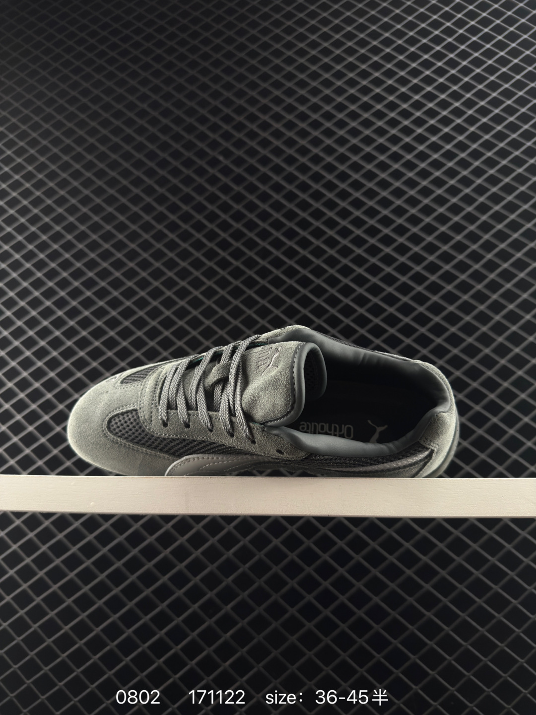 💰210
Puma Speedcat OG彪马 防滑耐磨生活休闲 运动鞋
官方货号:403902-01
尺码:36 37 37.5 38 38.5 39 40 40.5 41 42 42.5 43 44 45
编码：171122