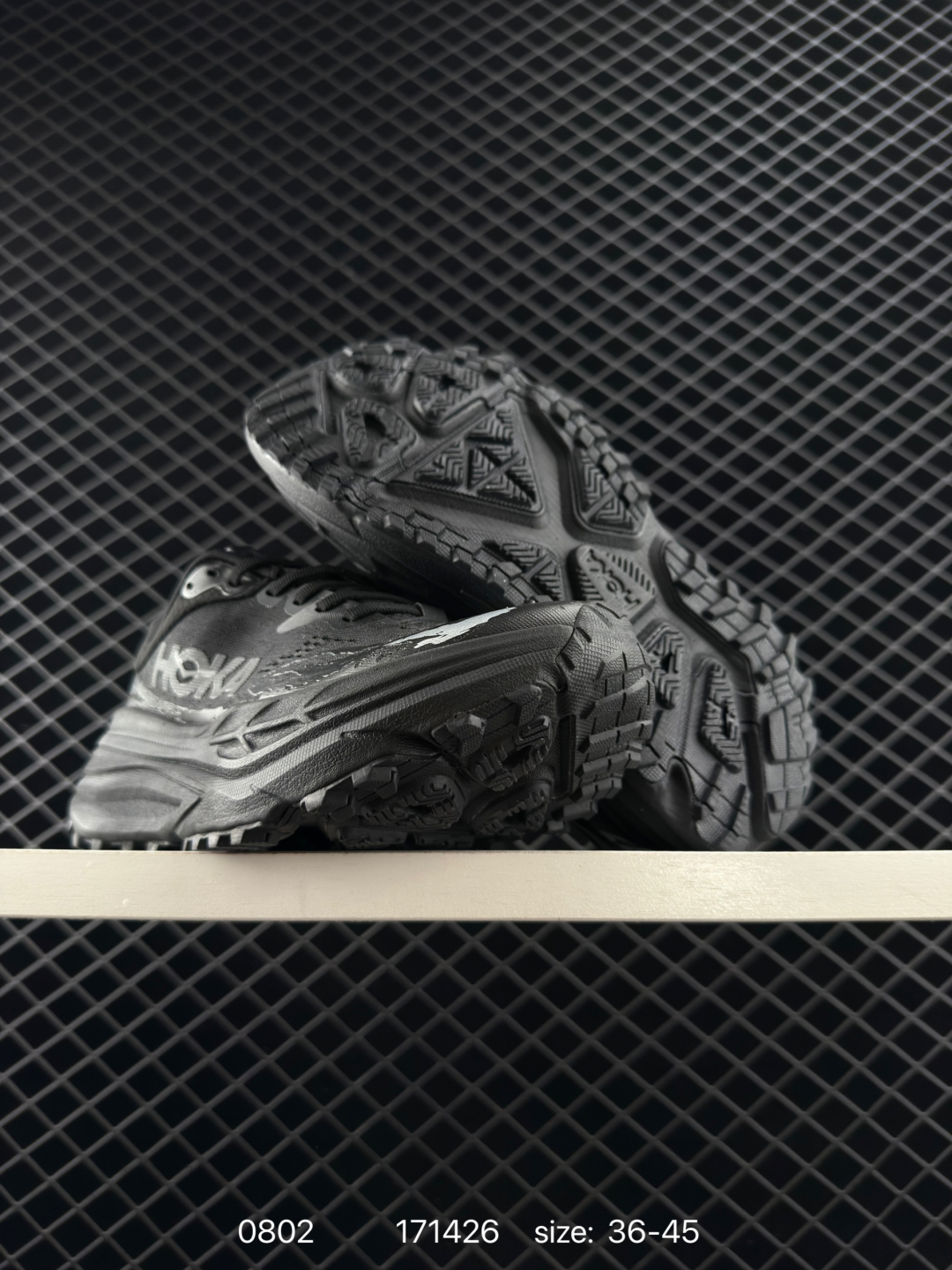💰230
✅HOKA Stinson 7 低帮专业越野跑步鞋
这款鞋5mm的前后掌落差能让你贴近自然跑的步态 使你的身体对鞋子的缓震和支撑特性依赖变少 从而增加自身的下肢力量 鞋底防滑性能在下坡的石板台阶和原始路面都有很好的表 HOKA血统属性厚底设计 在快速下坡时起到缓震保护作用减少重力给予脚踝 膝部 髋关节等处带来的冲击力
官方货号:1141530
尺码:36 36.5 37.5 38 38.5 39 40 40.5 41 42 42.5 43 44 45
编码:171426
Size:36~45半