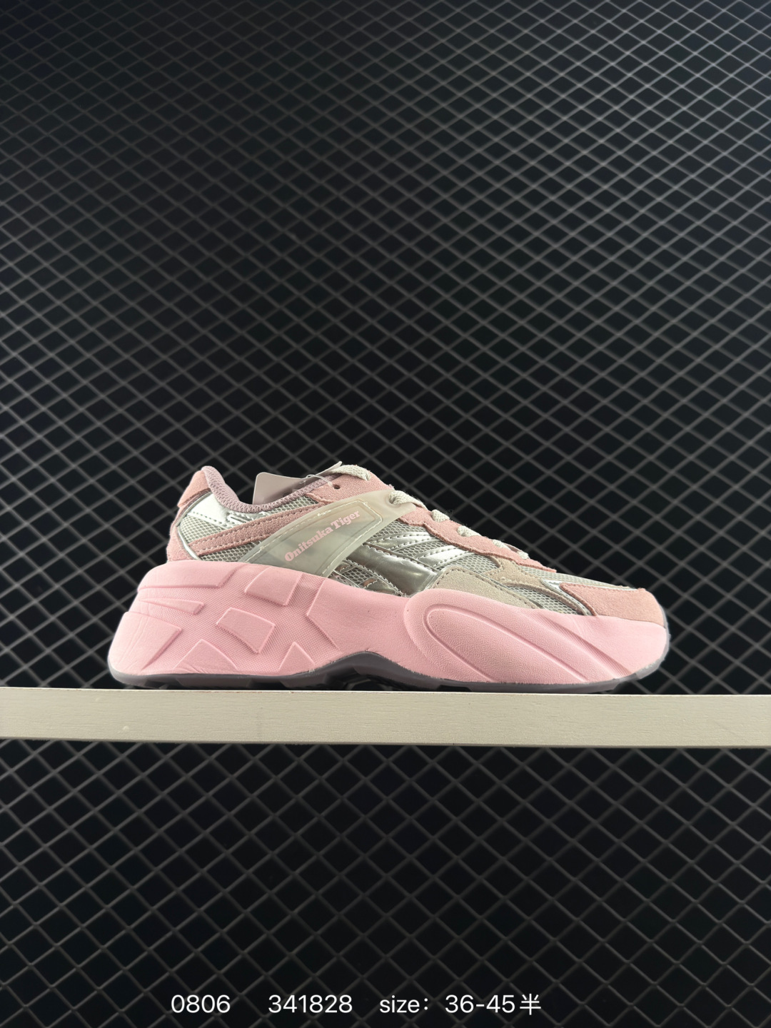 🈴💰140
【公司级】亚瑟士Onitsuka Tiger鬼塚虎SP-I 经典复古舒适轻便运动休闲跑步鞋 厚底增高鞋 真标 带半码 选用优质皮革加透气织物网面料，舒适度和质感都相当出色。鞋身两侧的撞色Logo，增加时尚感。厚底鞋底，缓冲良好，穿着轻便，经典箱底款。

类型：男女鞋
货号：1183C185 020
码数：36-45含半码
编号：341828